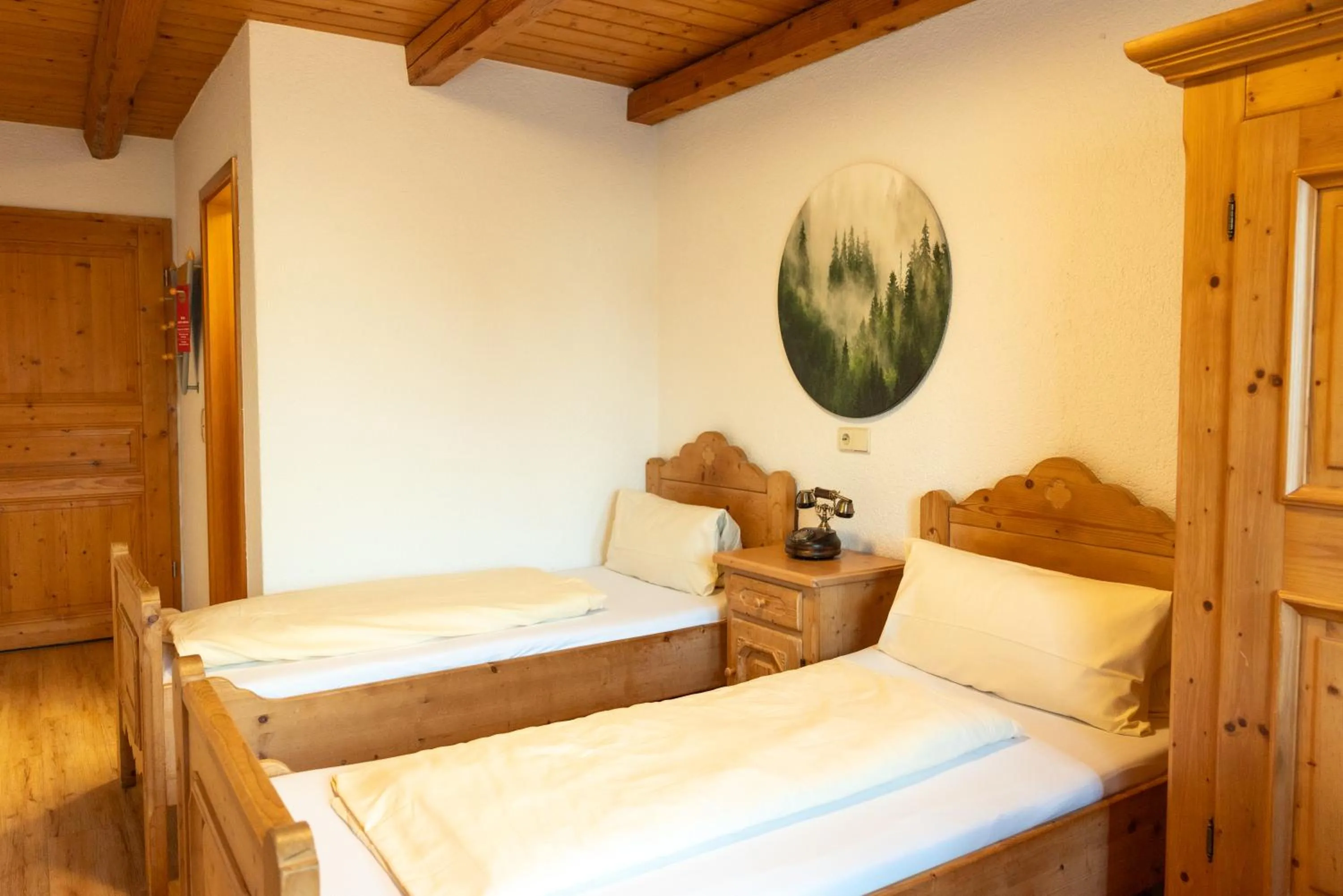 Bedroom, Bed in Grüner Baum