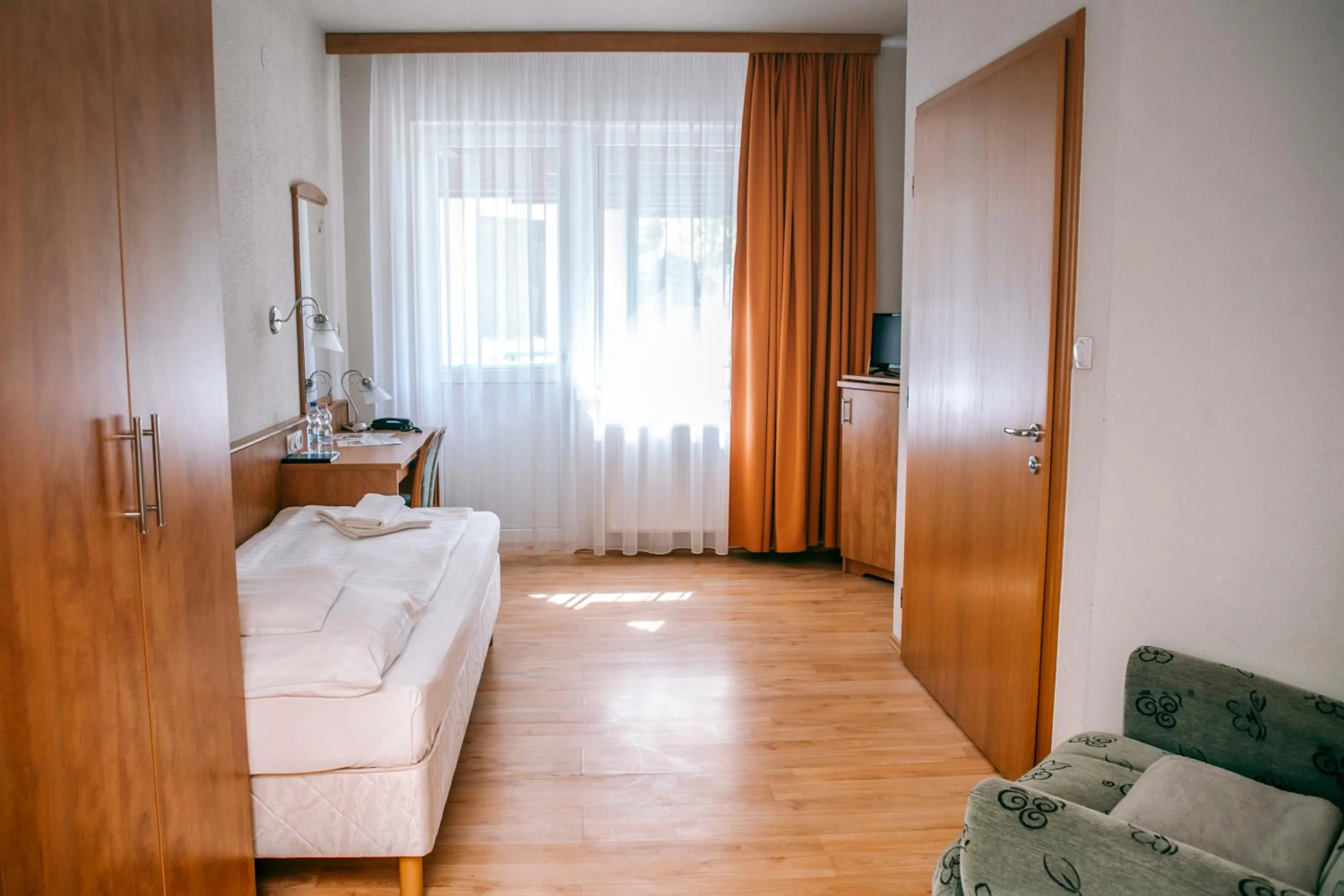 Photo of the whole room, Bed in Aqua Therm Hotel