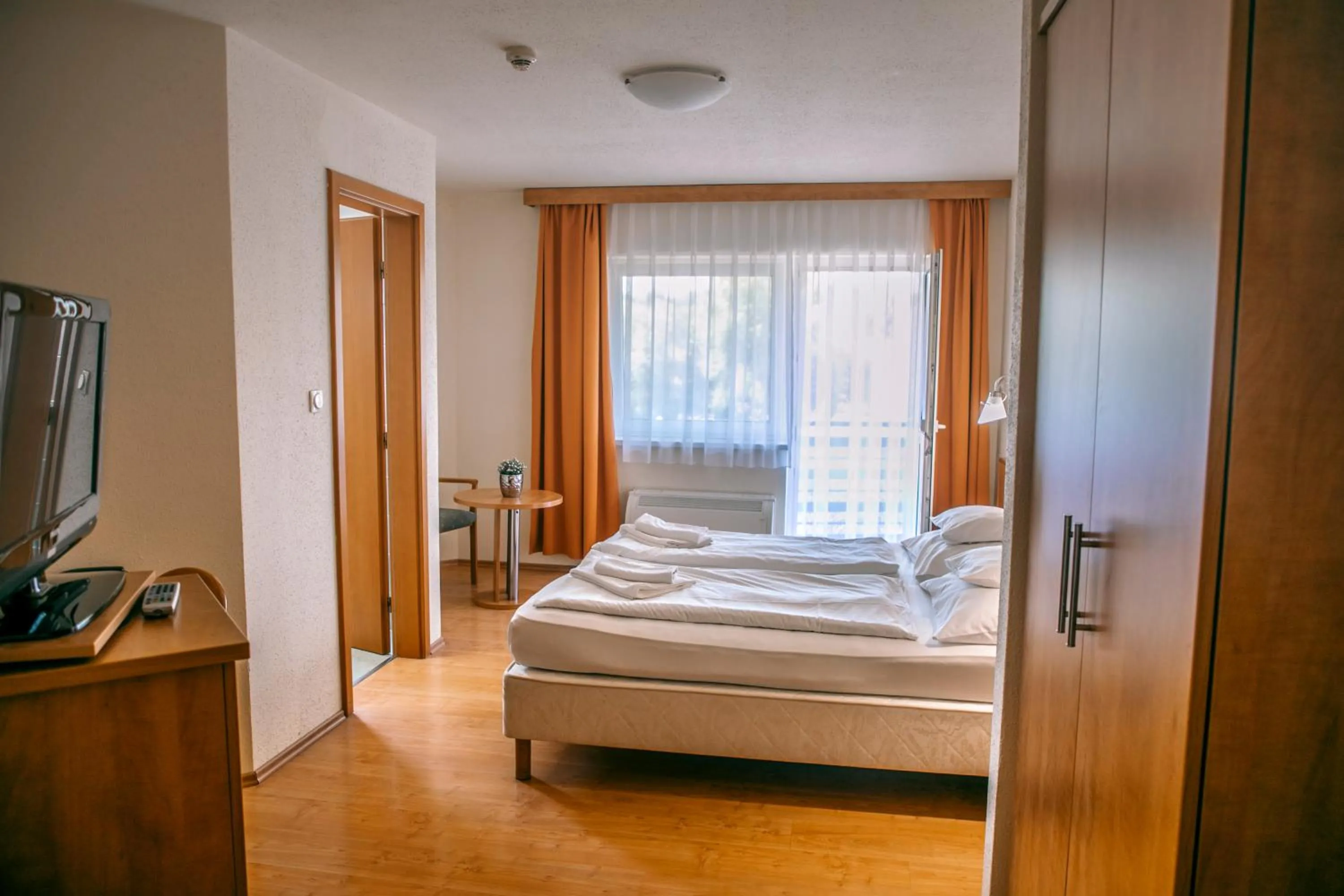 Photo of the whole room, Bed in Aqua Therm Hotel