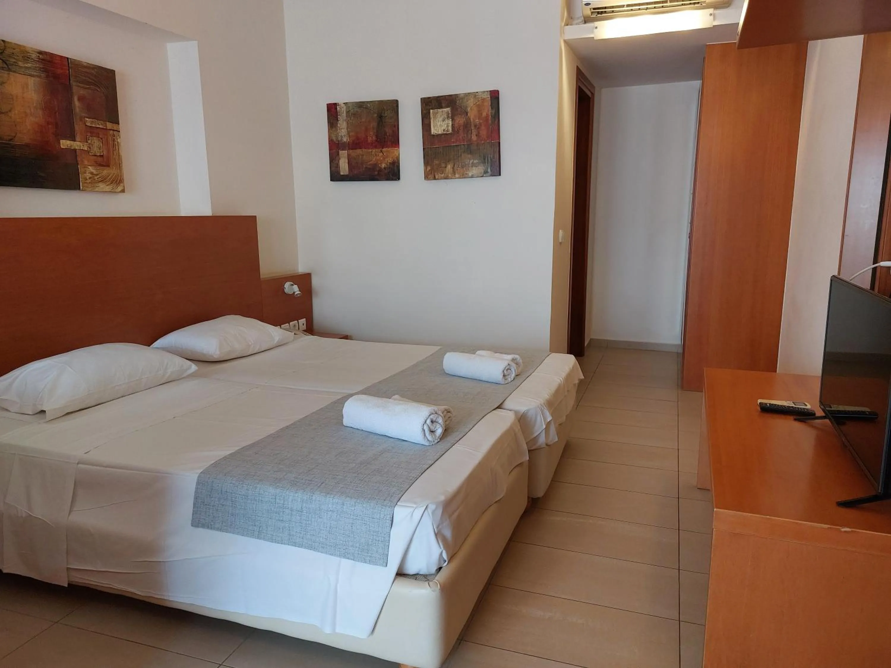 Bedroom, Bed in Bella Pais