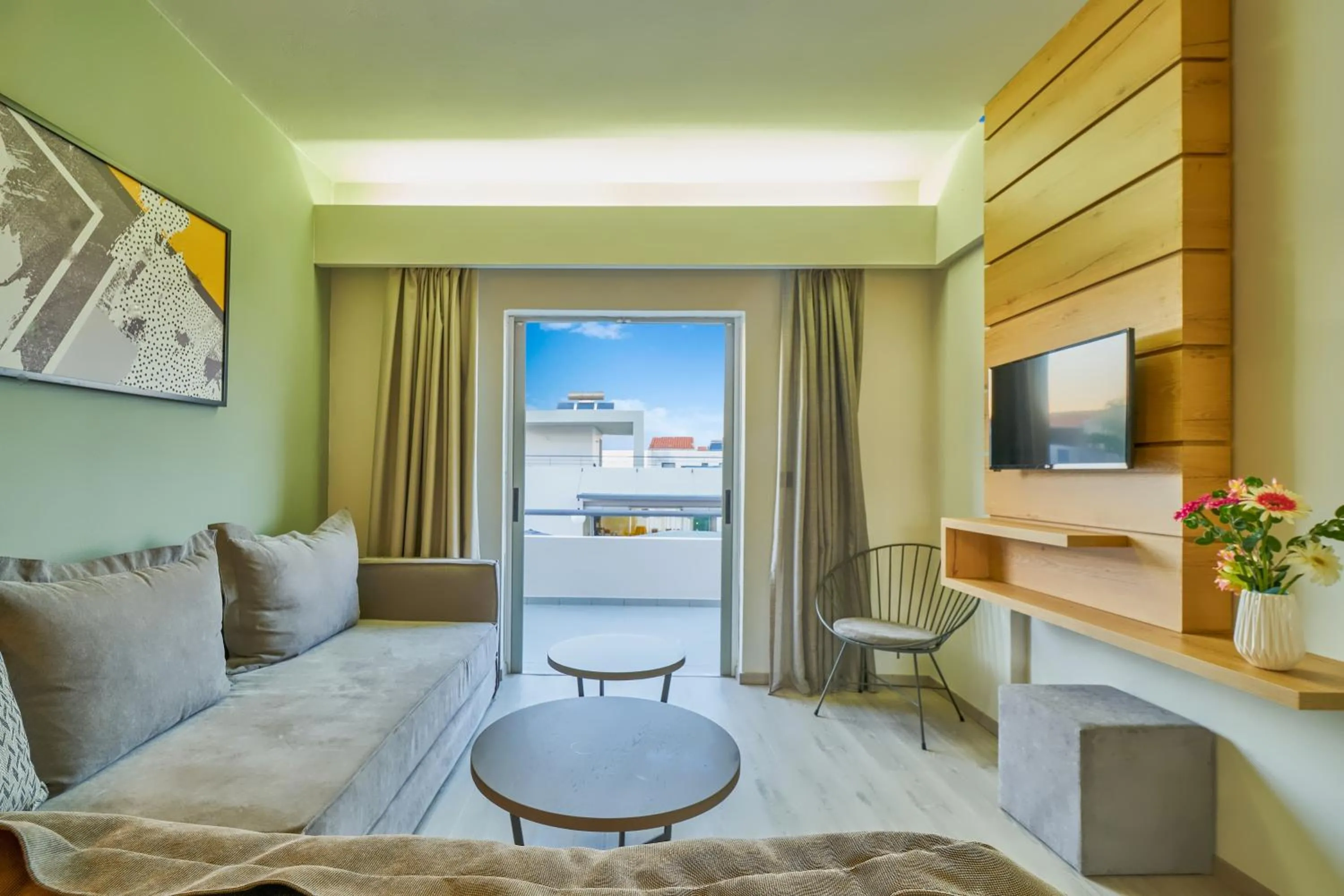 Property building in Bella Pais