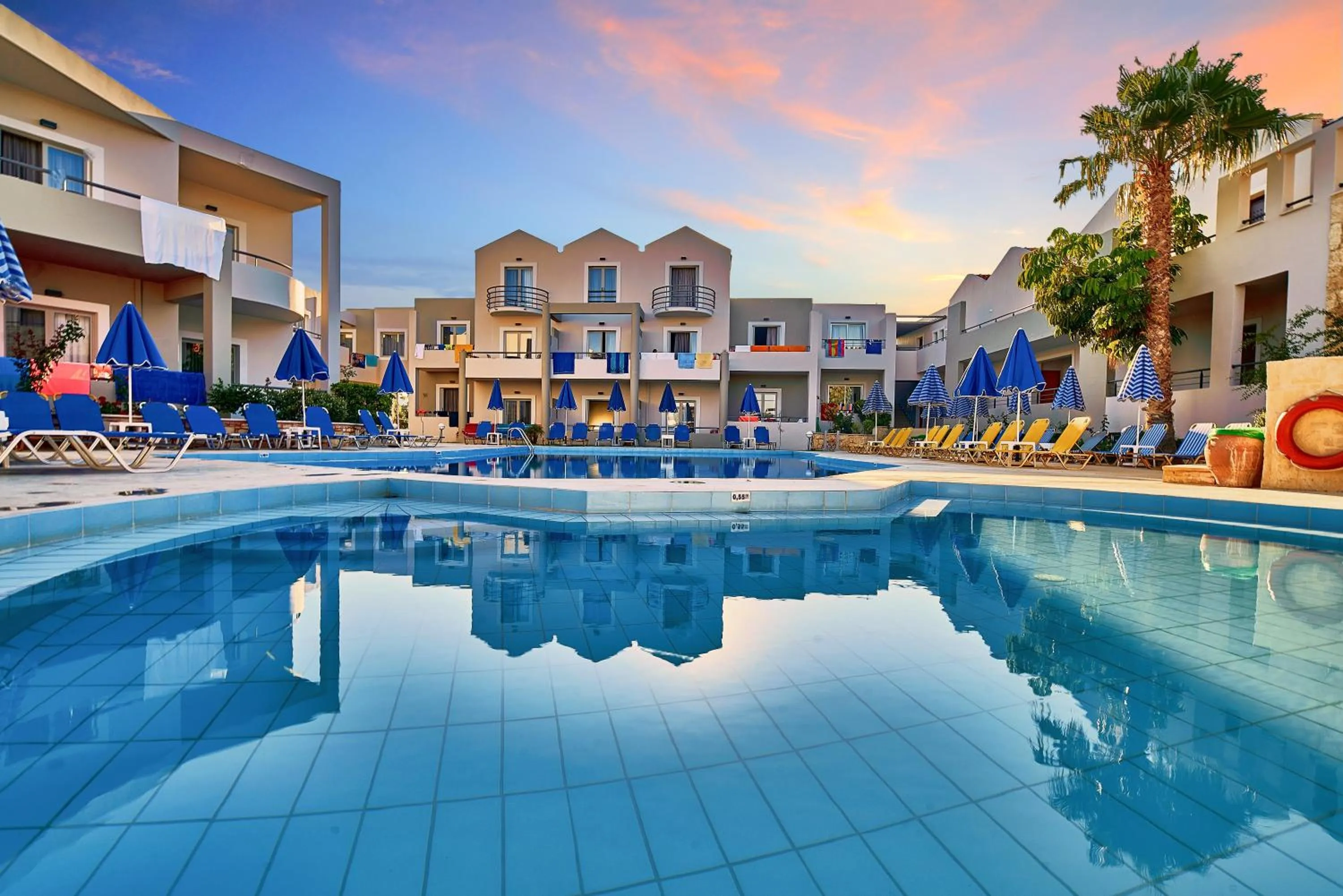 Swimming pool in Bella Pais
