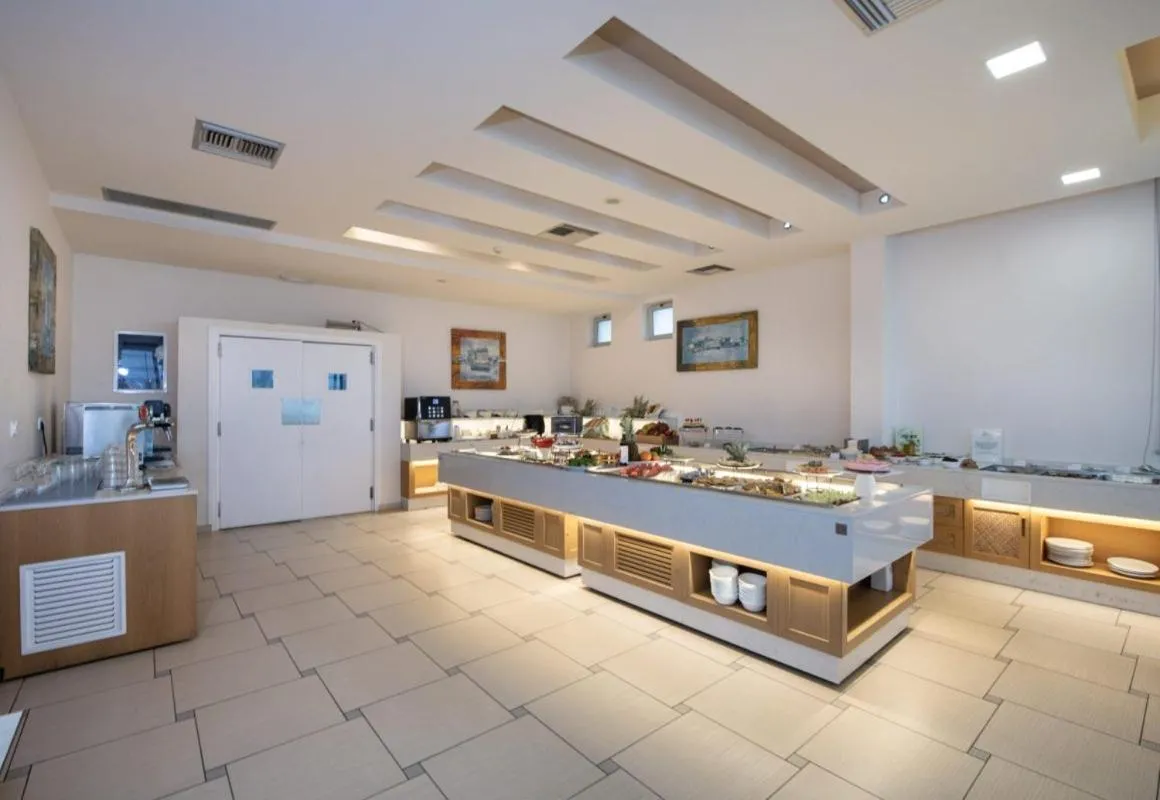 Restaurant/places to eat in Bella Pais