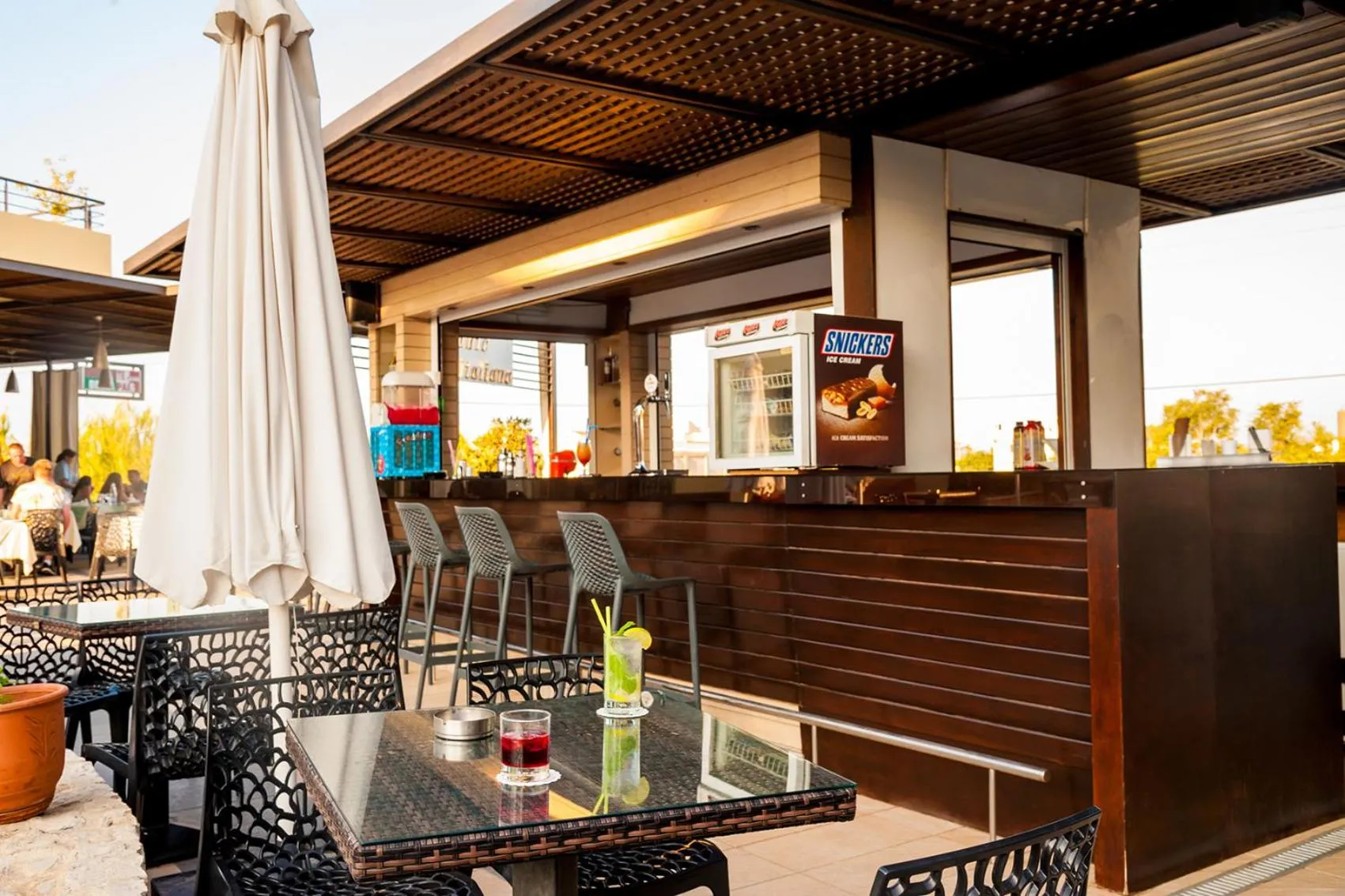 Lounge or bar in Bella Pais