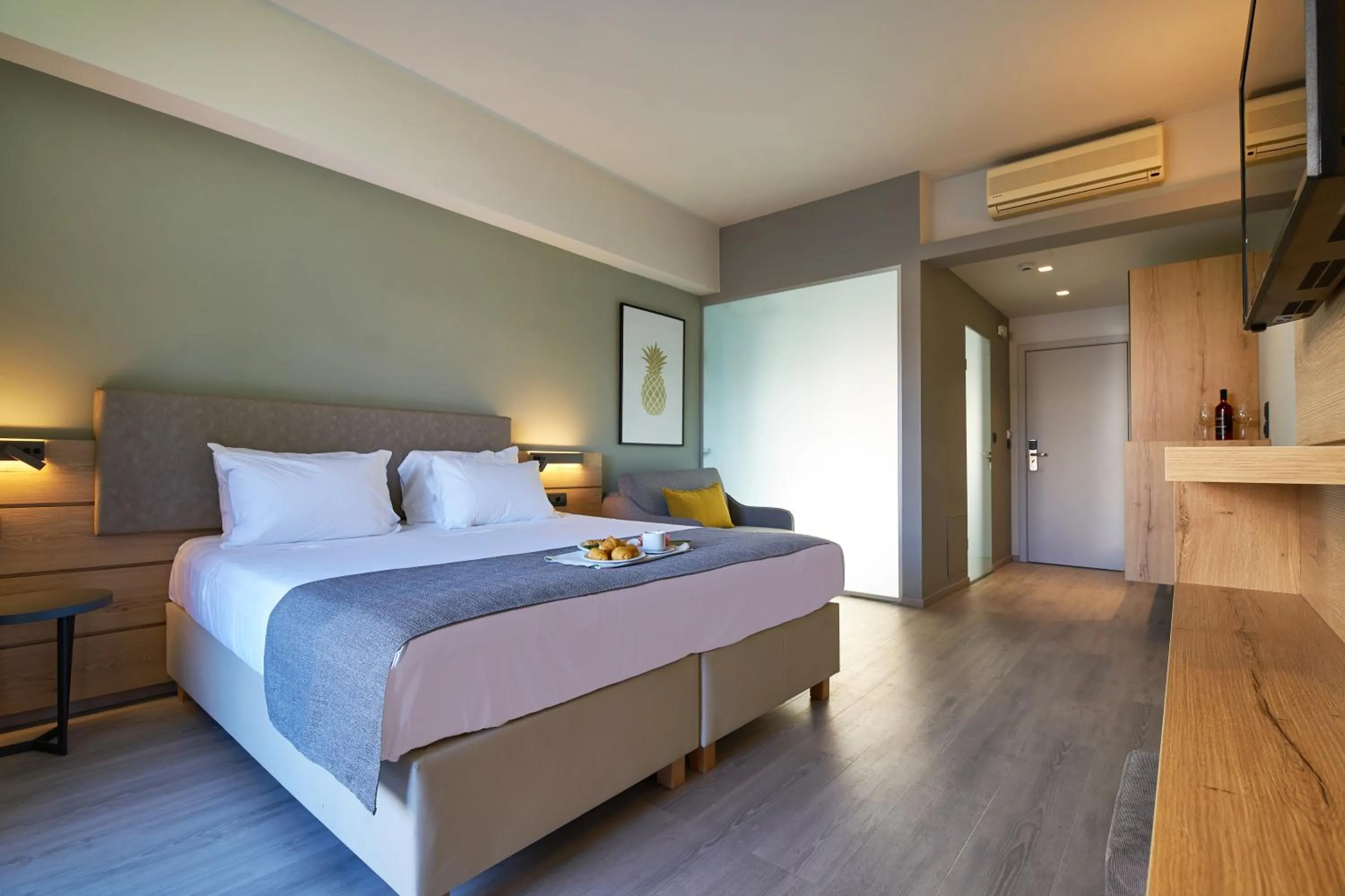 Photo of the whole room, Bed in Bella Pais