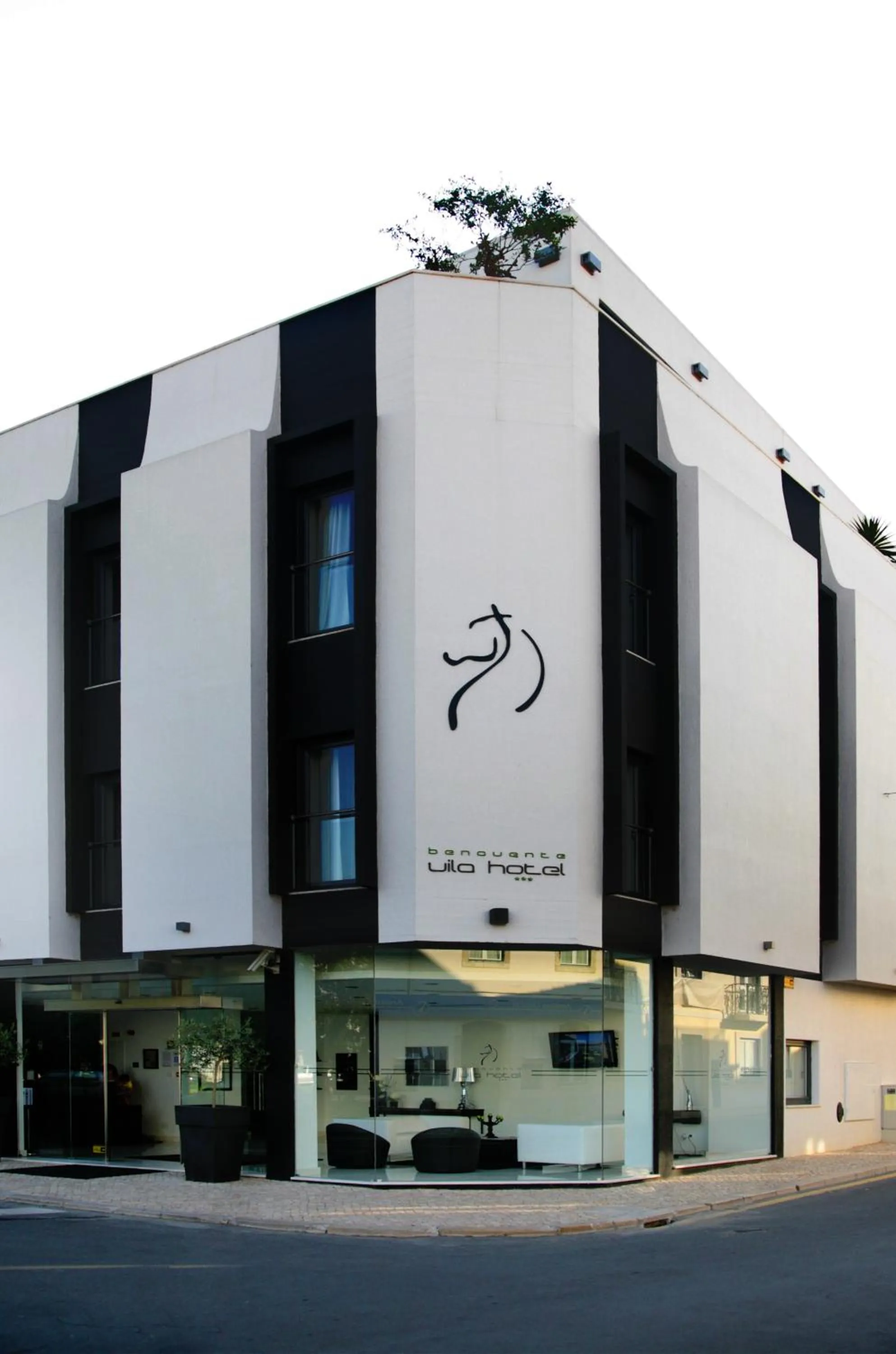 Facade/entrance in Benavente Vila Hotel