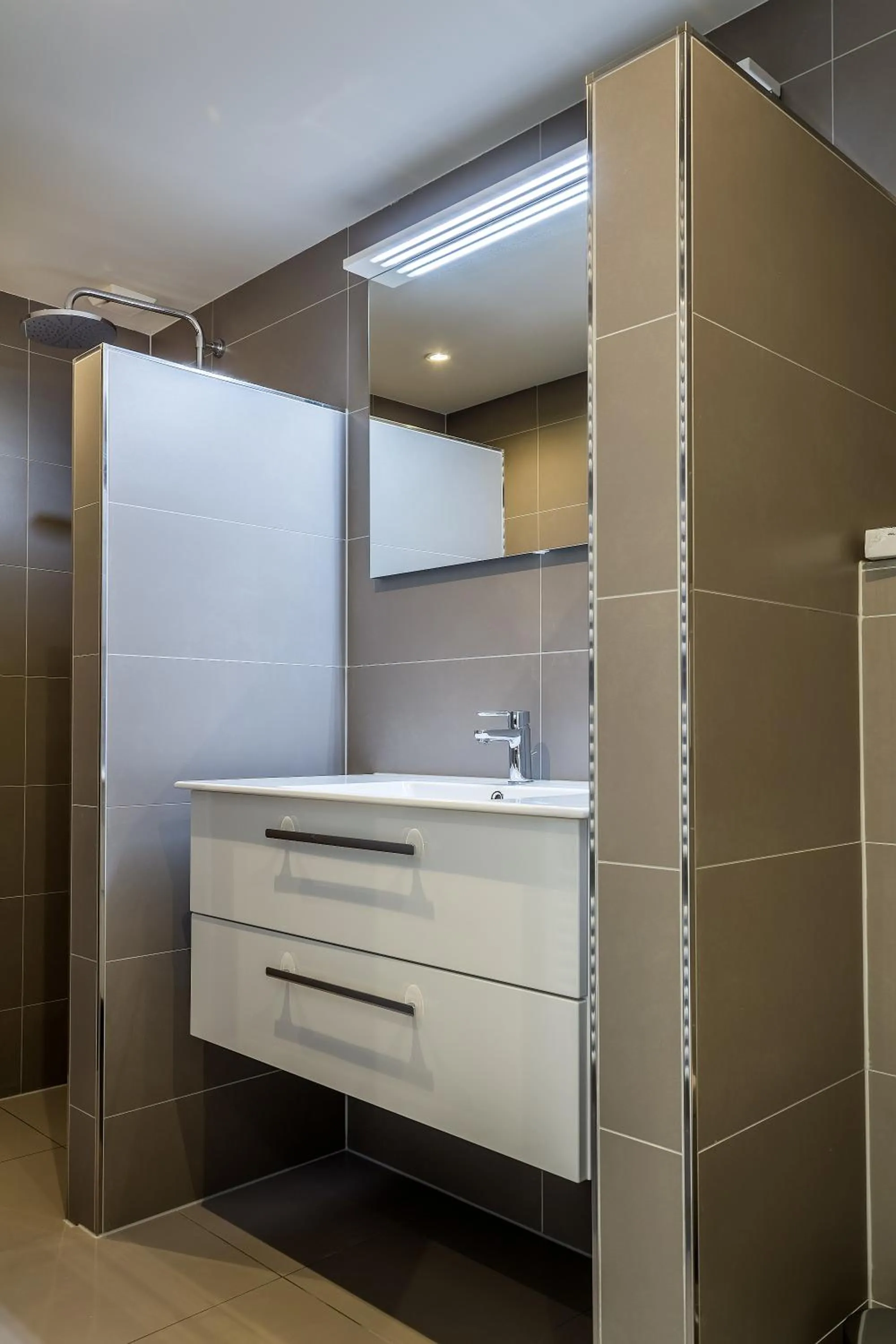 Shower in Slapen aan de Bosweg
