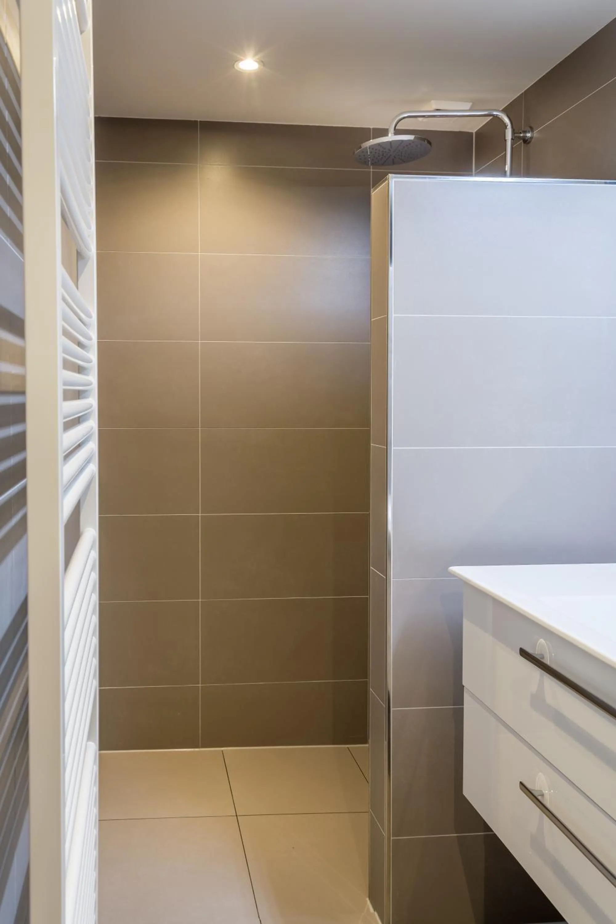 Shower in Slapen aan de Bosweg