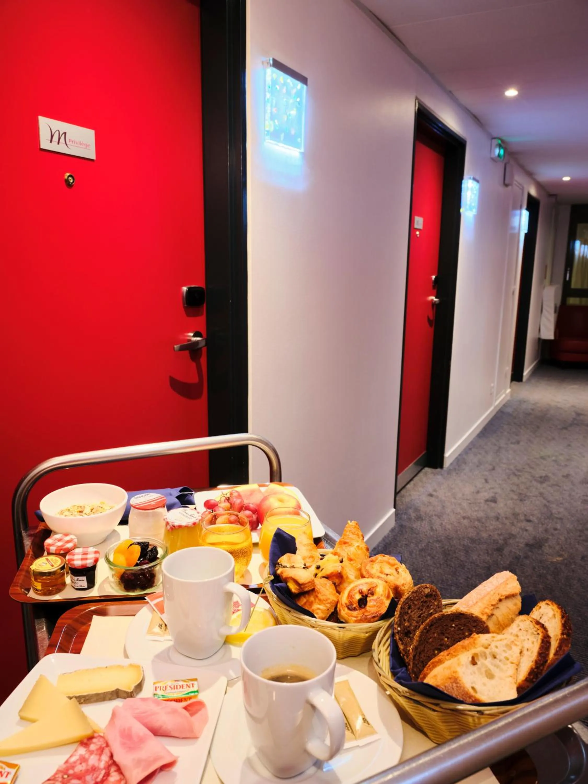 Breakfast in Mercure Chartres Centre Cathedrale