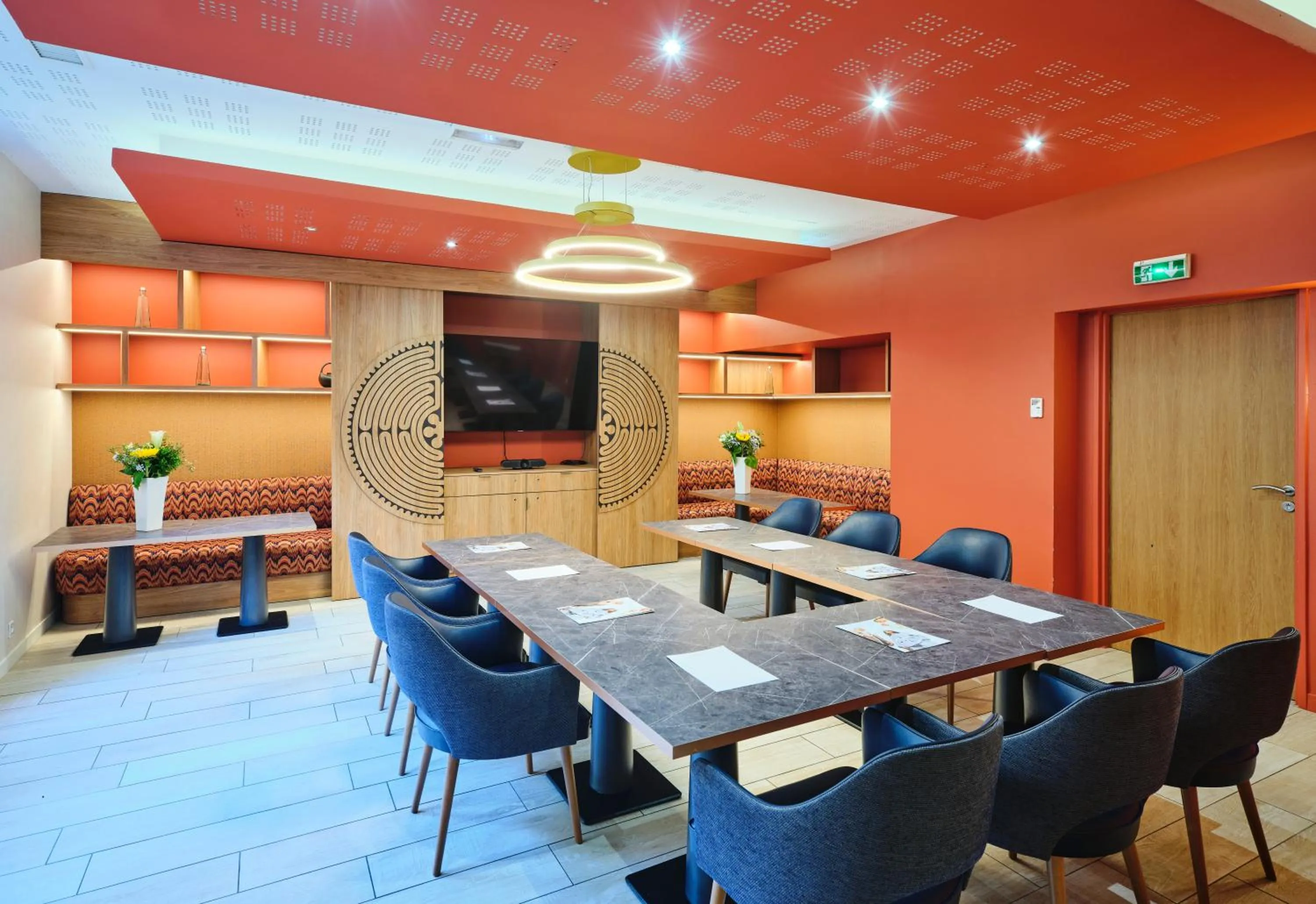 Meeting/conference room in Mercure Chartres Centre Cathedrale