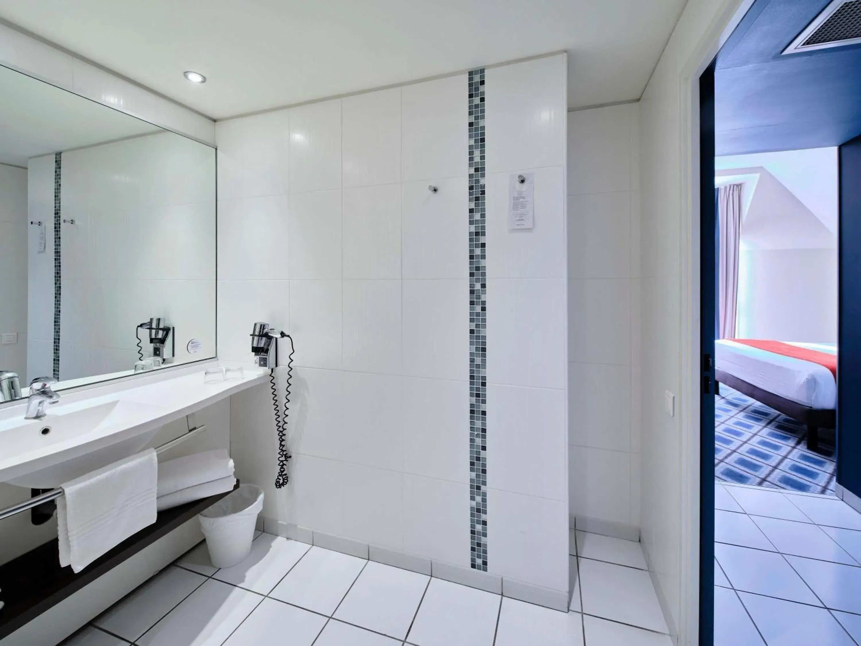 Bedroom in Mercure Chartres Centre Cathedrale Bedroom in Mercure Chartres Centre Cathedrale