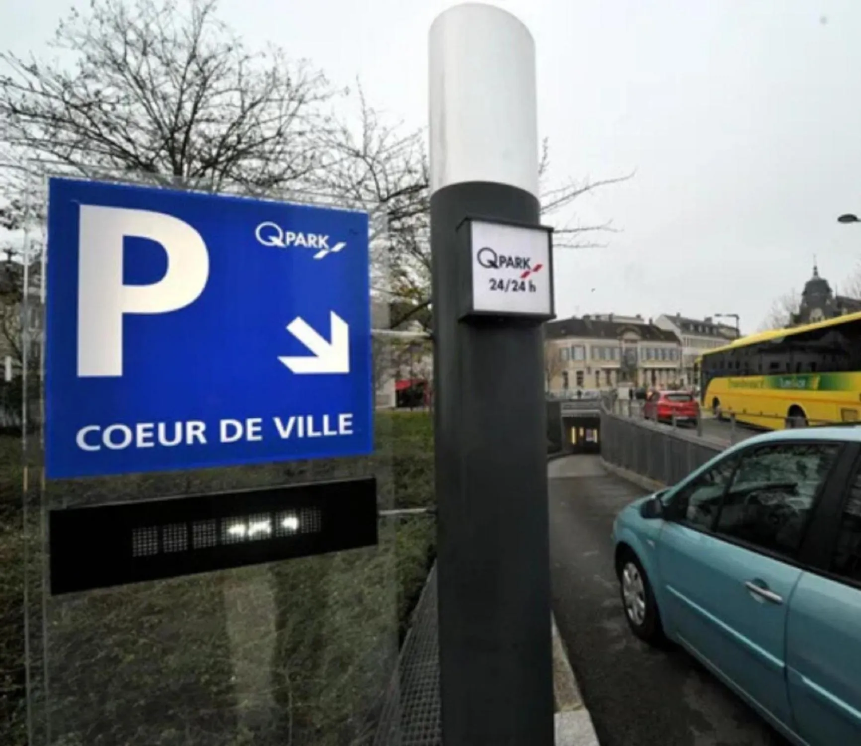 Parking in Mercure Chartres Centre Cathedrale