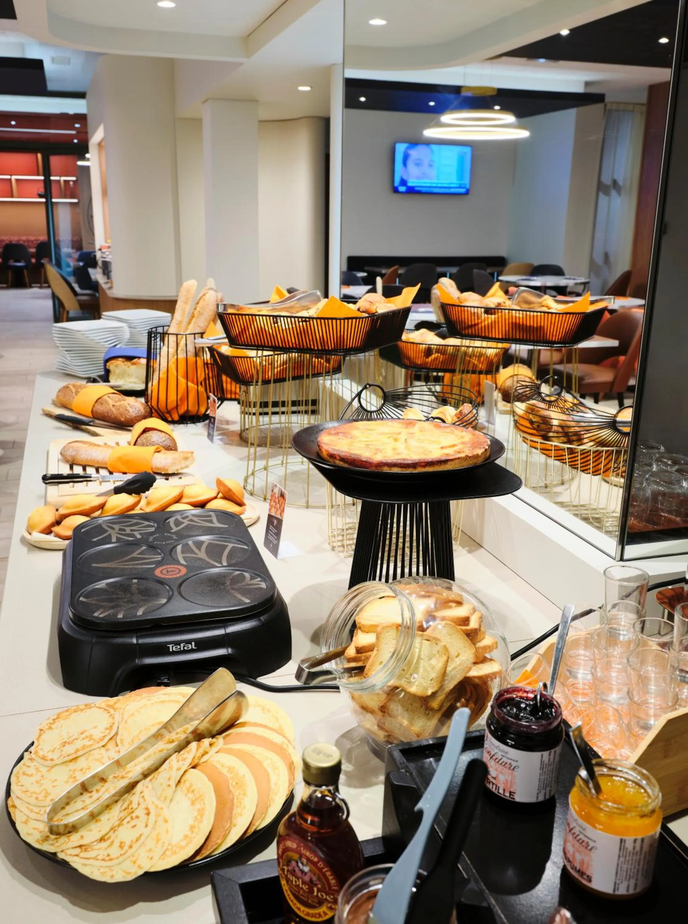 Breakfast in Mercure Chartres Centre Cathedrale
