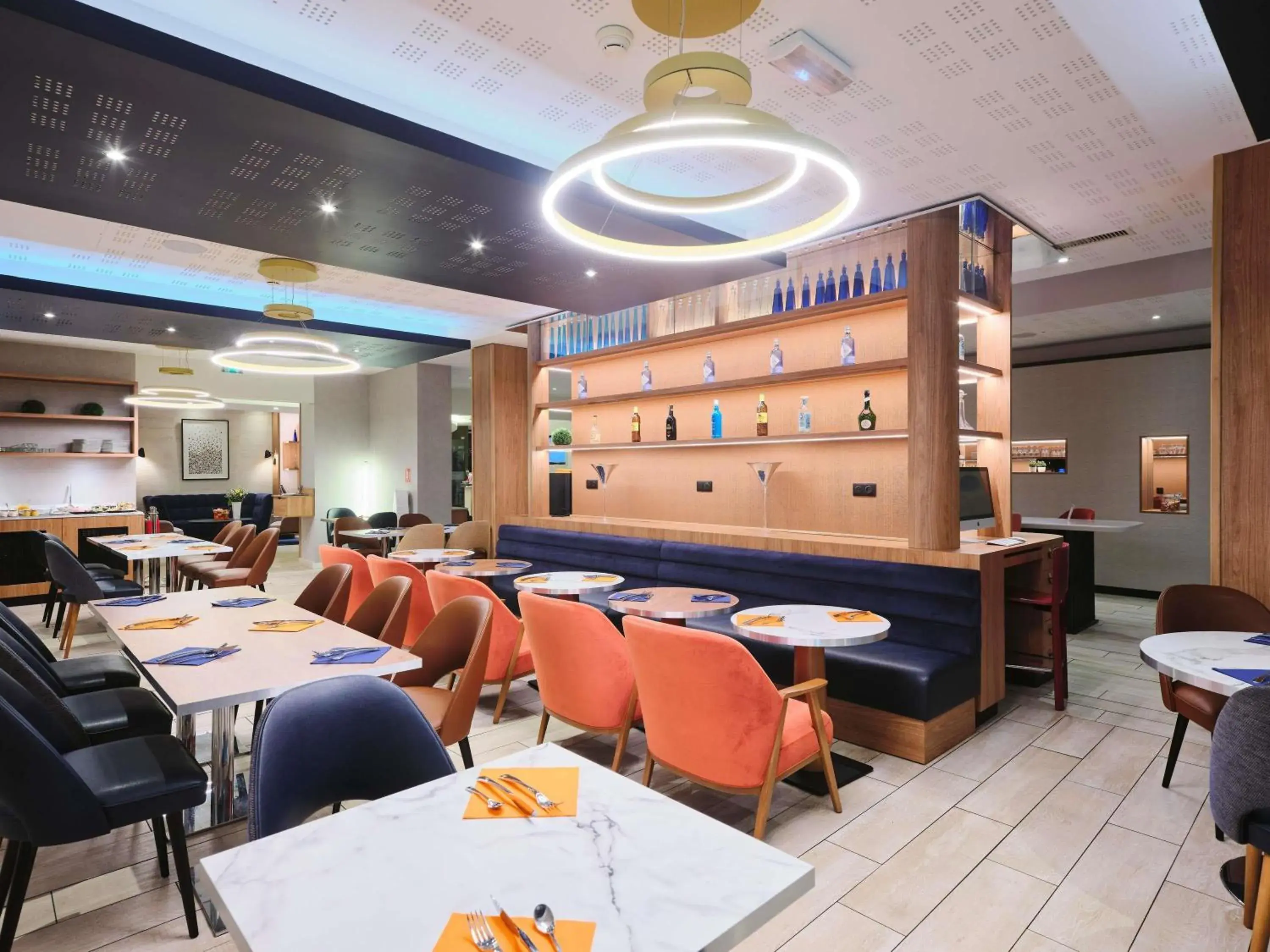 Property building in Mercure Chartres Centre Cathedrale Property building in Mercure Chartres Centre Cathedrale