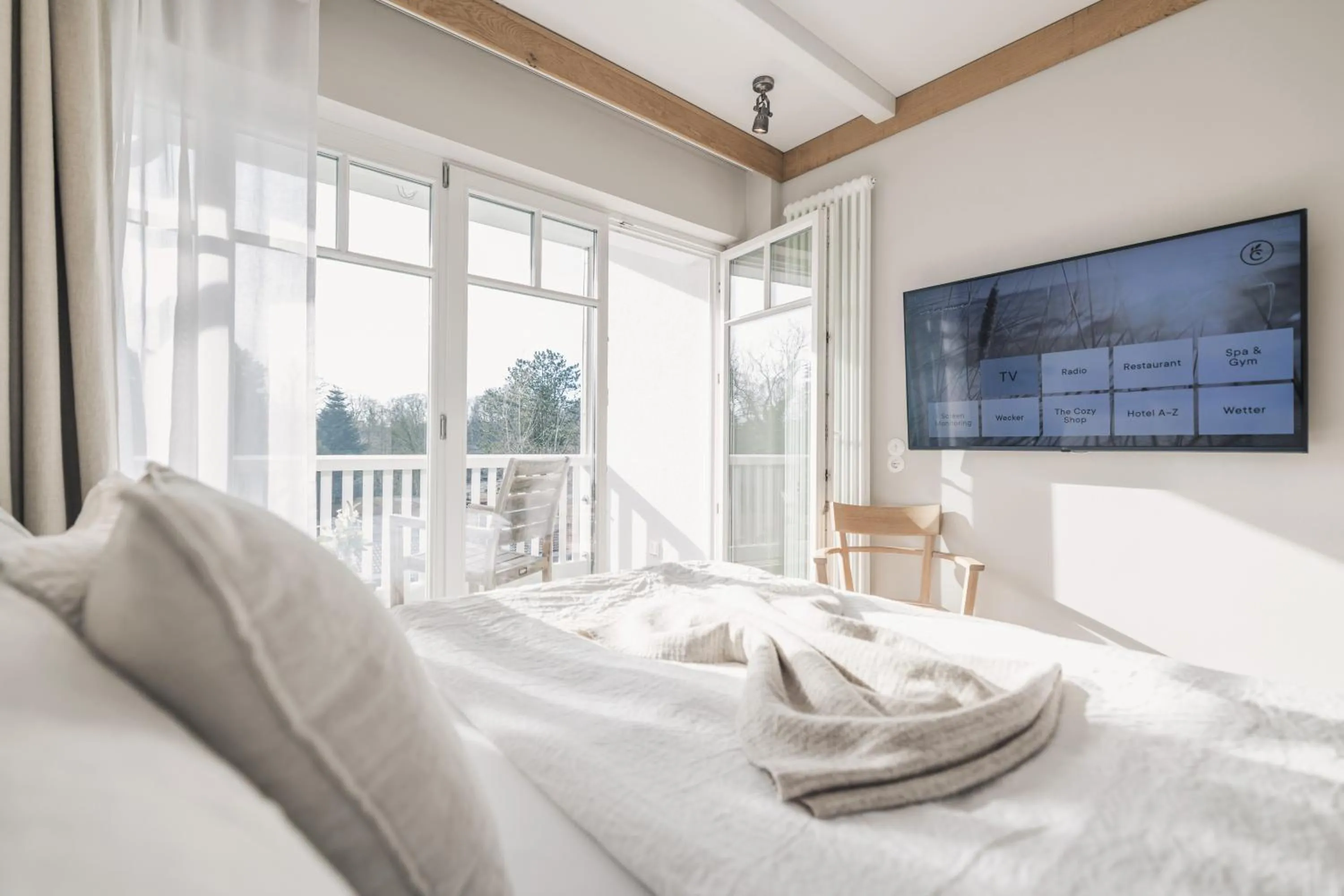 Balcony/Terrace, Bed in The Cozy Hotel & Lofts Timmendorfer Strand