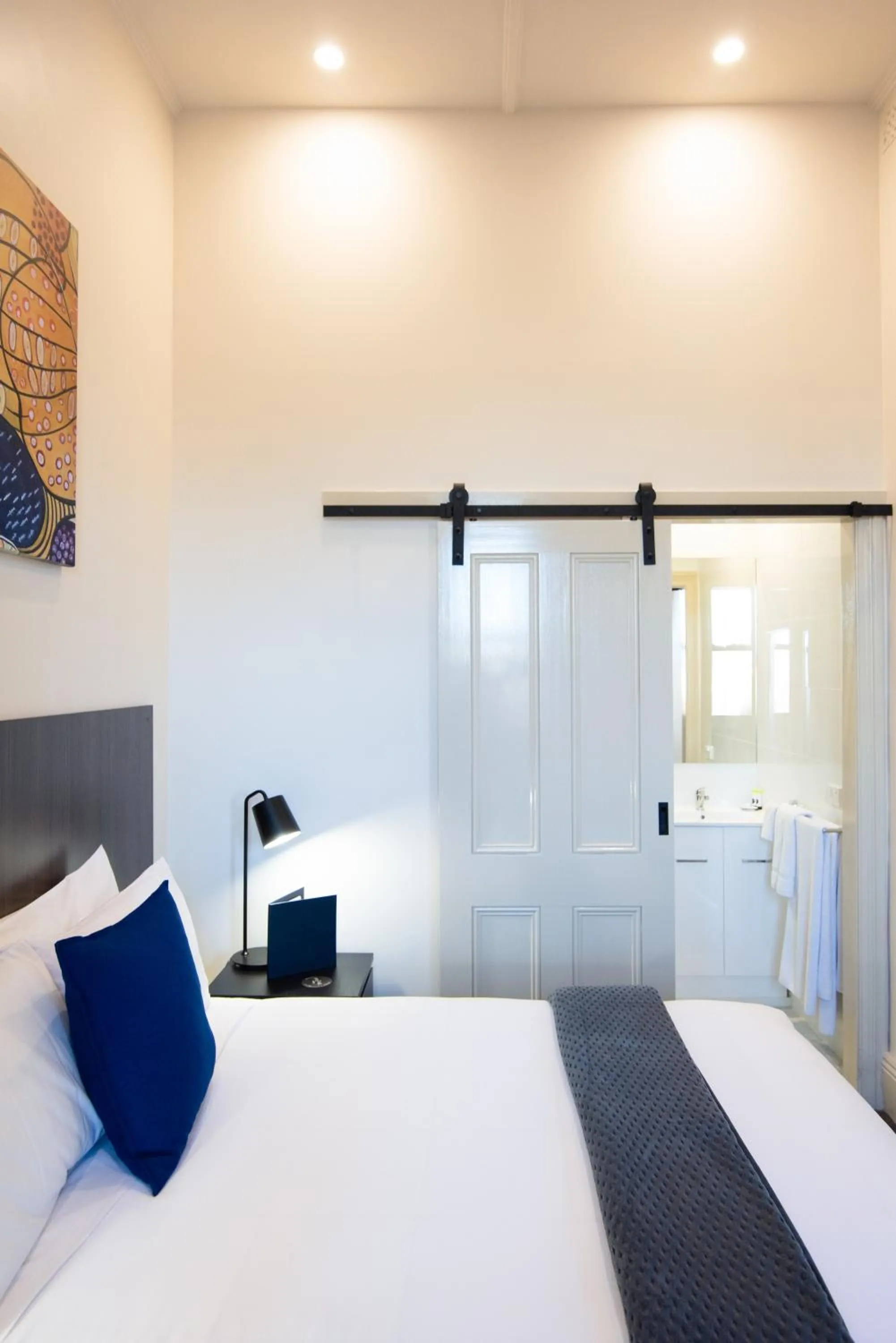 Photo of the whole room, Bed in The Mile End Hotel