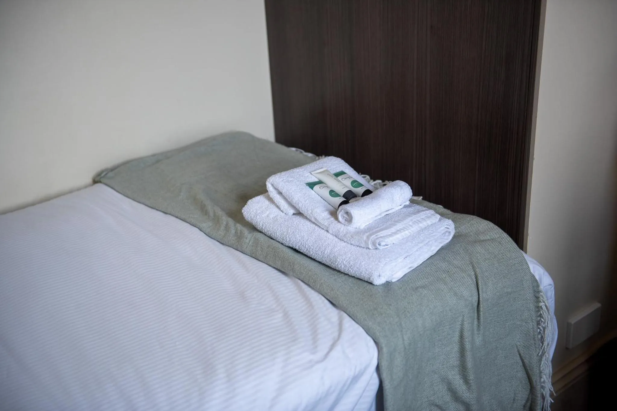 Bed in The Mile End Hotel