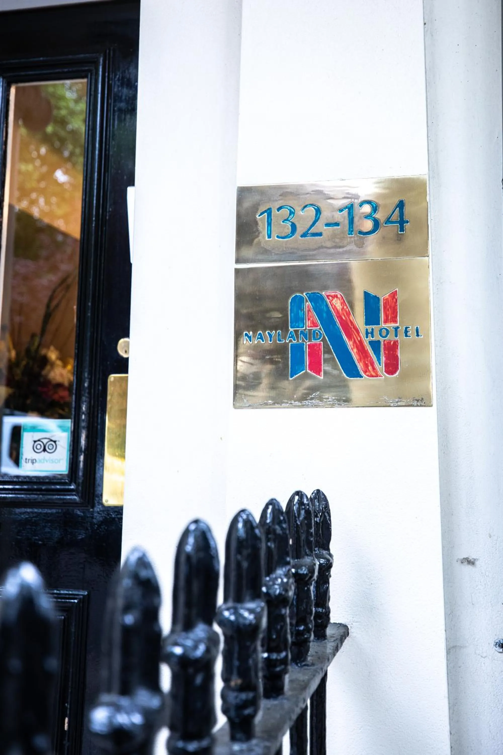 Facade/entrance in The Nayland Hotel
