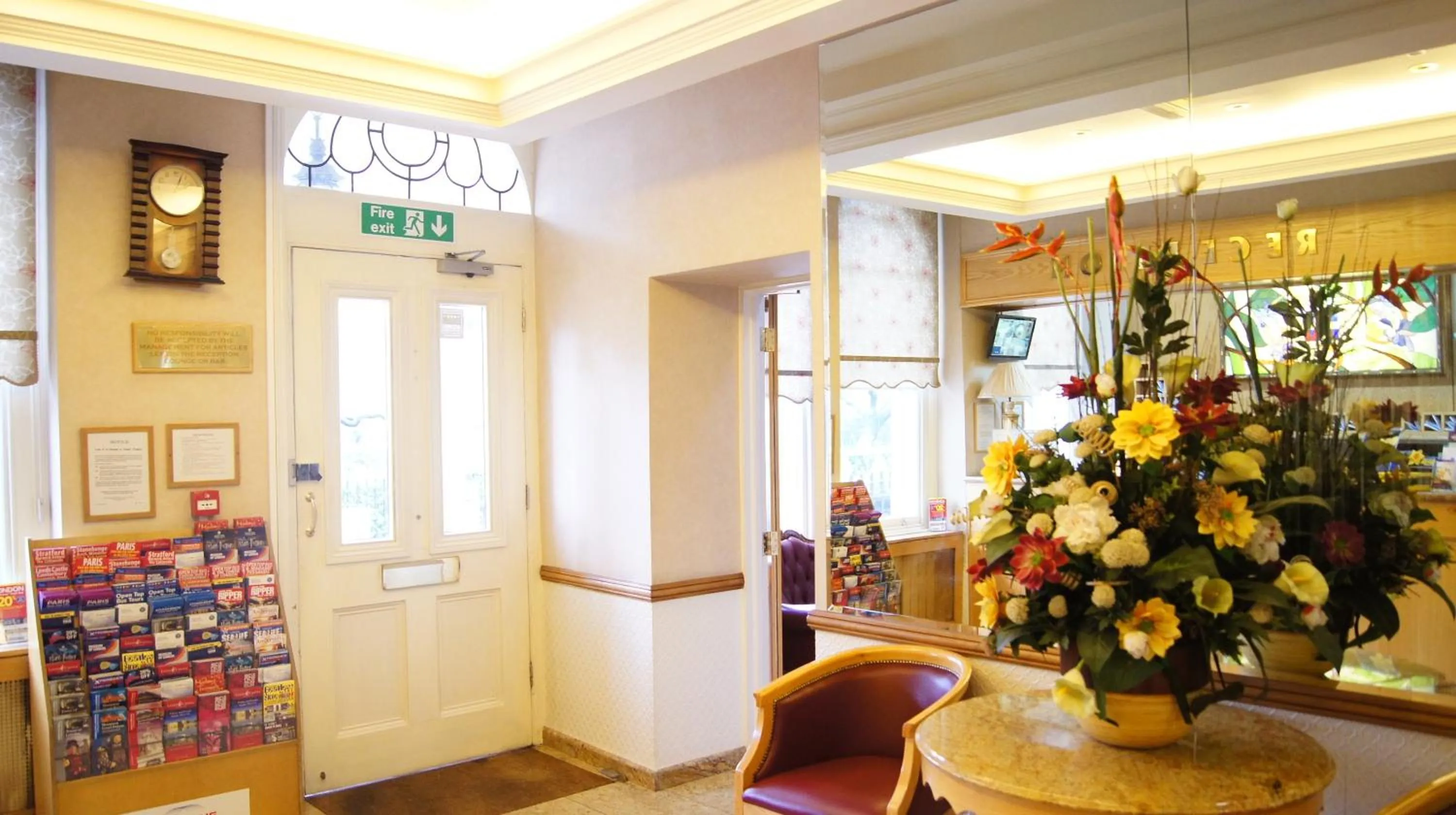 Lobby or reception in The Nayland Hotel