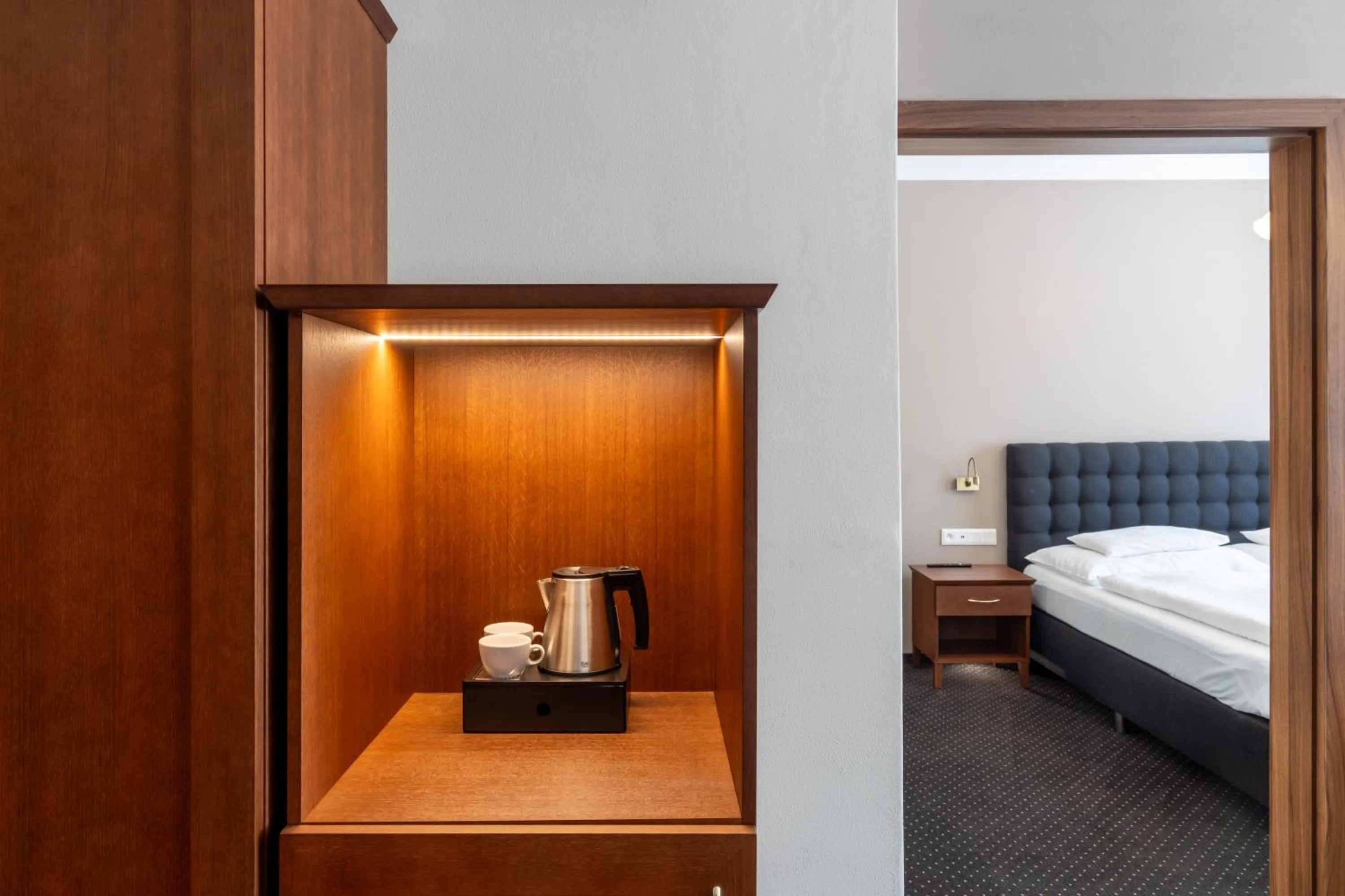 Coffee/tea facilities, Bed in Hotel Polana