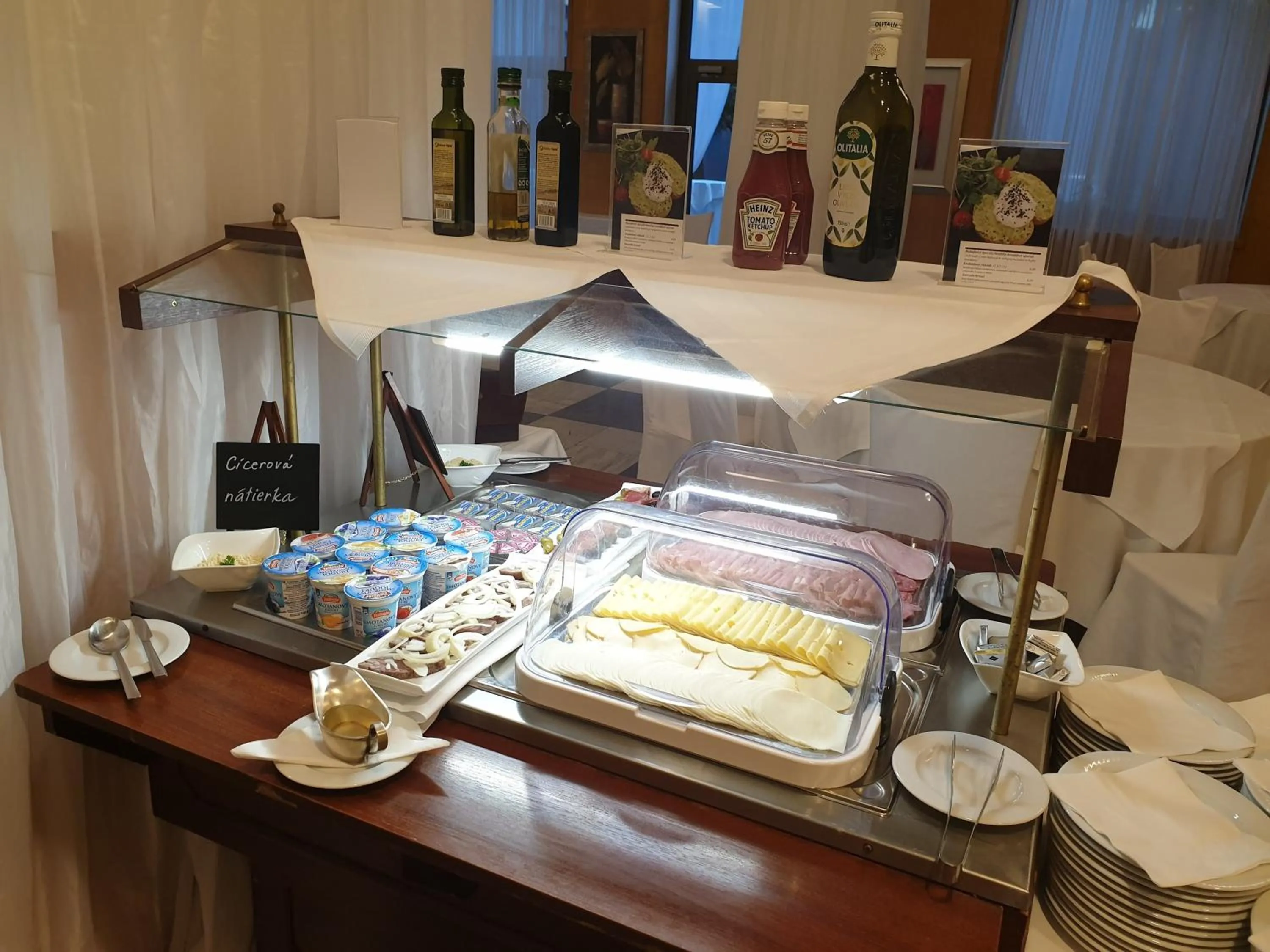 Buffet breakfast in Hotel Polana