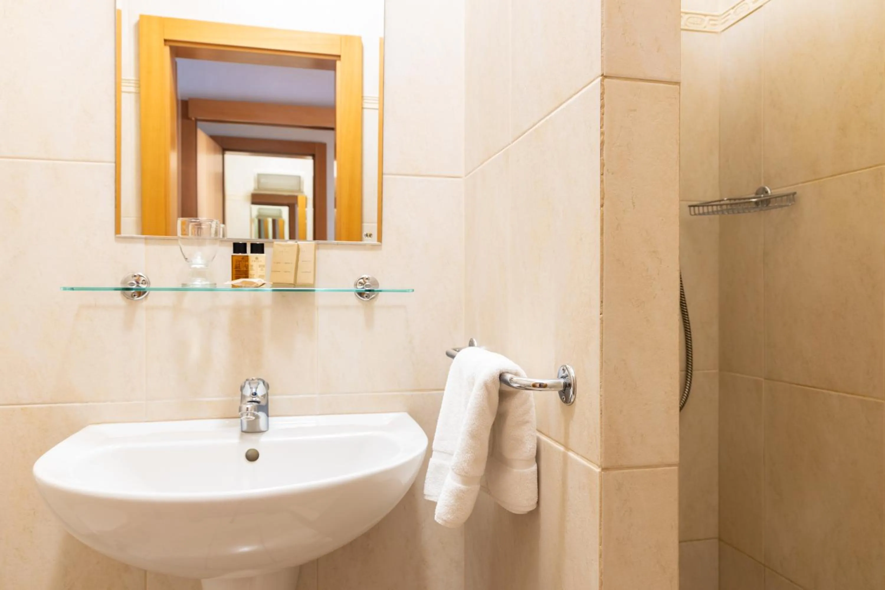 Shower in Hotel Polana