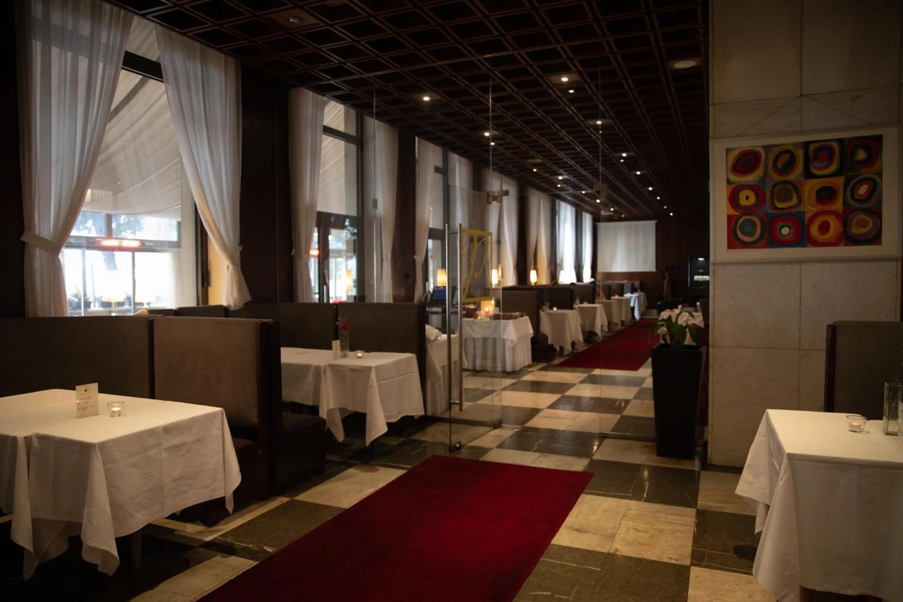 Restaurant/places to eat in Hotel Polana