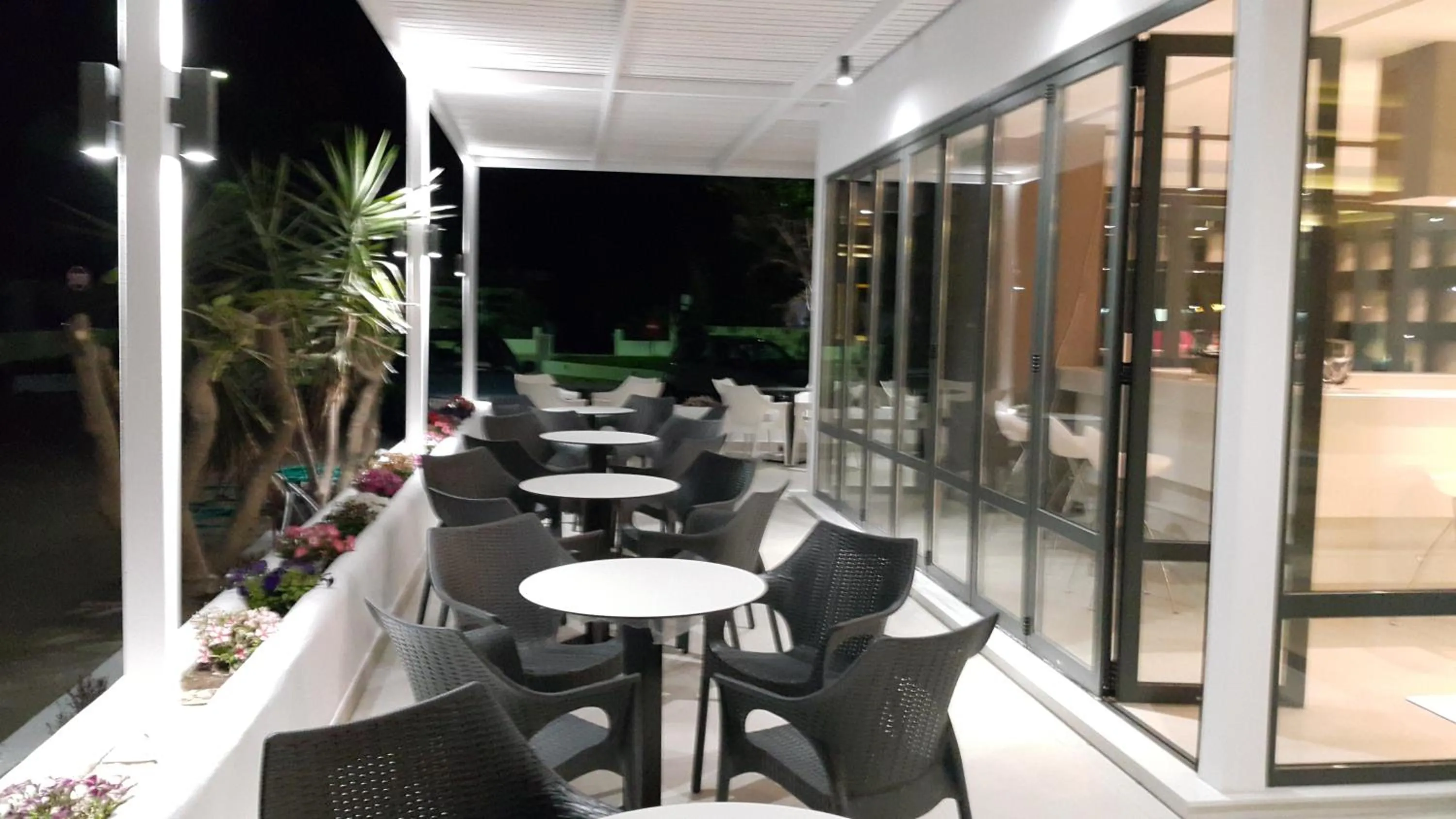 Balcony/Terrace in Cosmopolitan Hotel