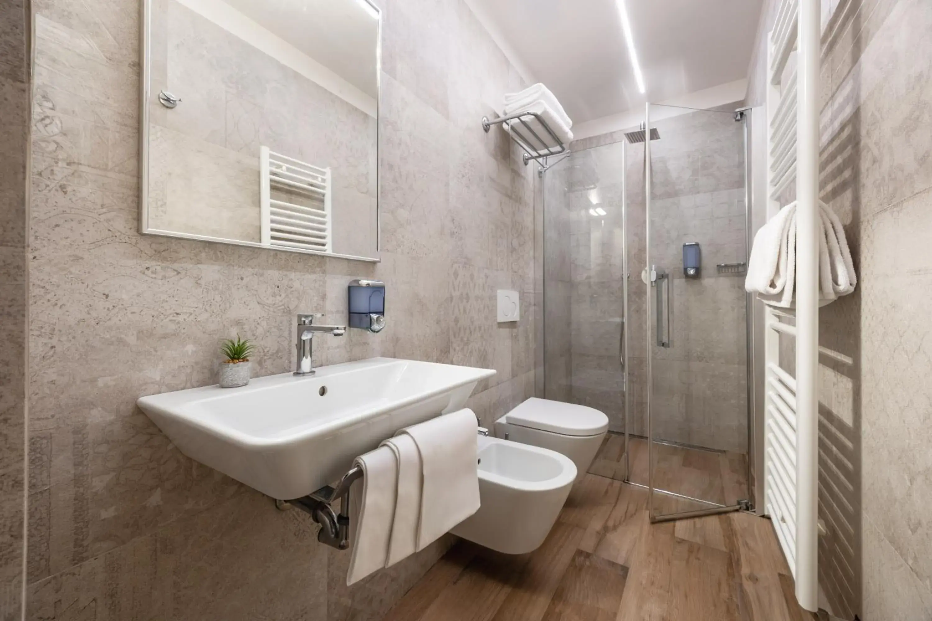 Standard Double Room in Hotel Flavia Standard Double Room in Hotel Flavia