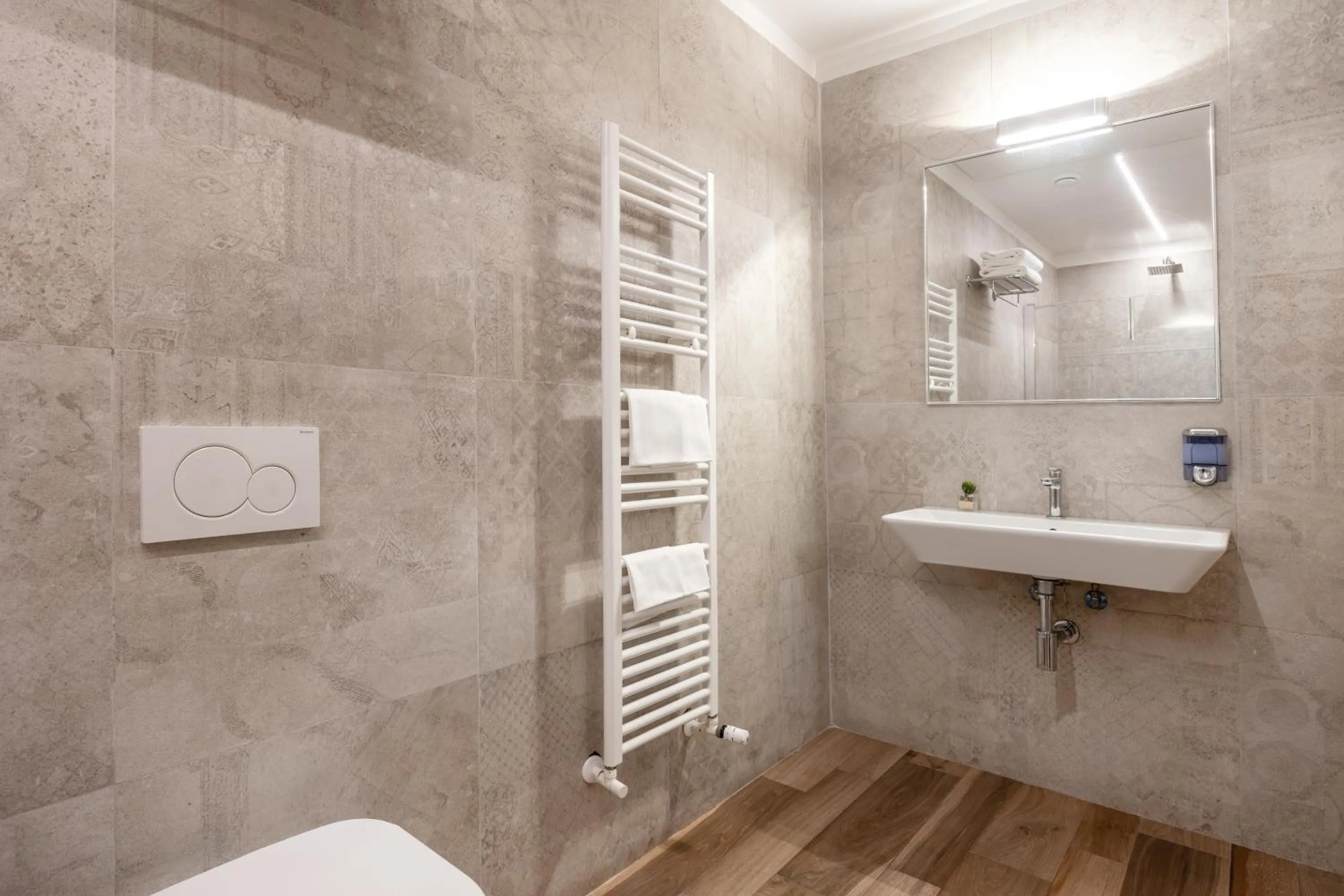 Toilet in Hotel Flavia