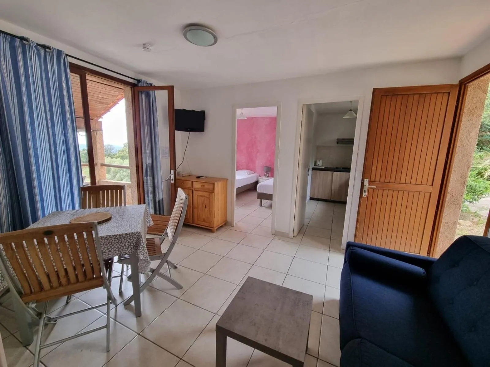 Bed in Bungalows Du Maquis