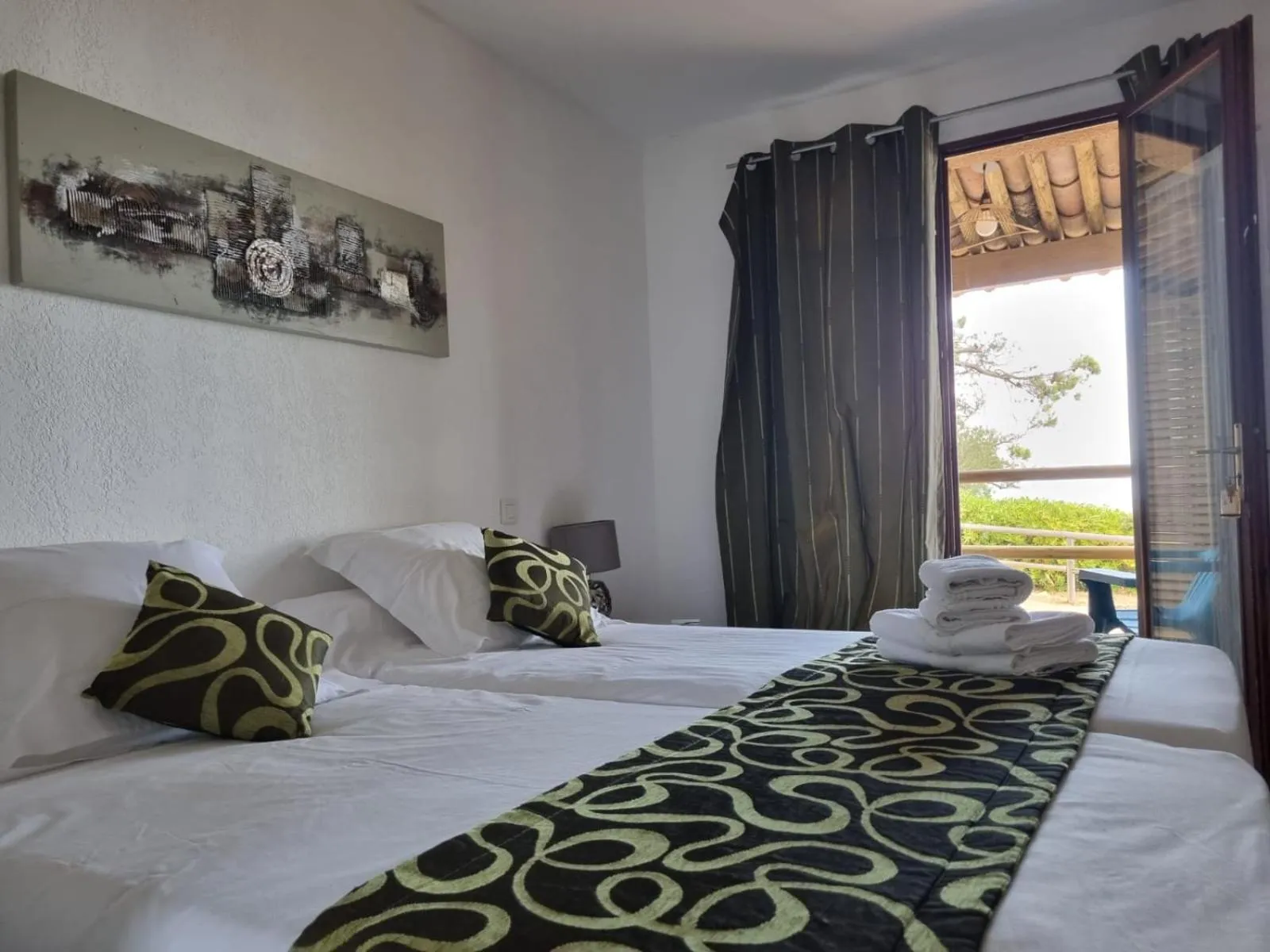 Bed in Bungalows Du Maquis