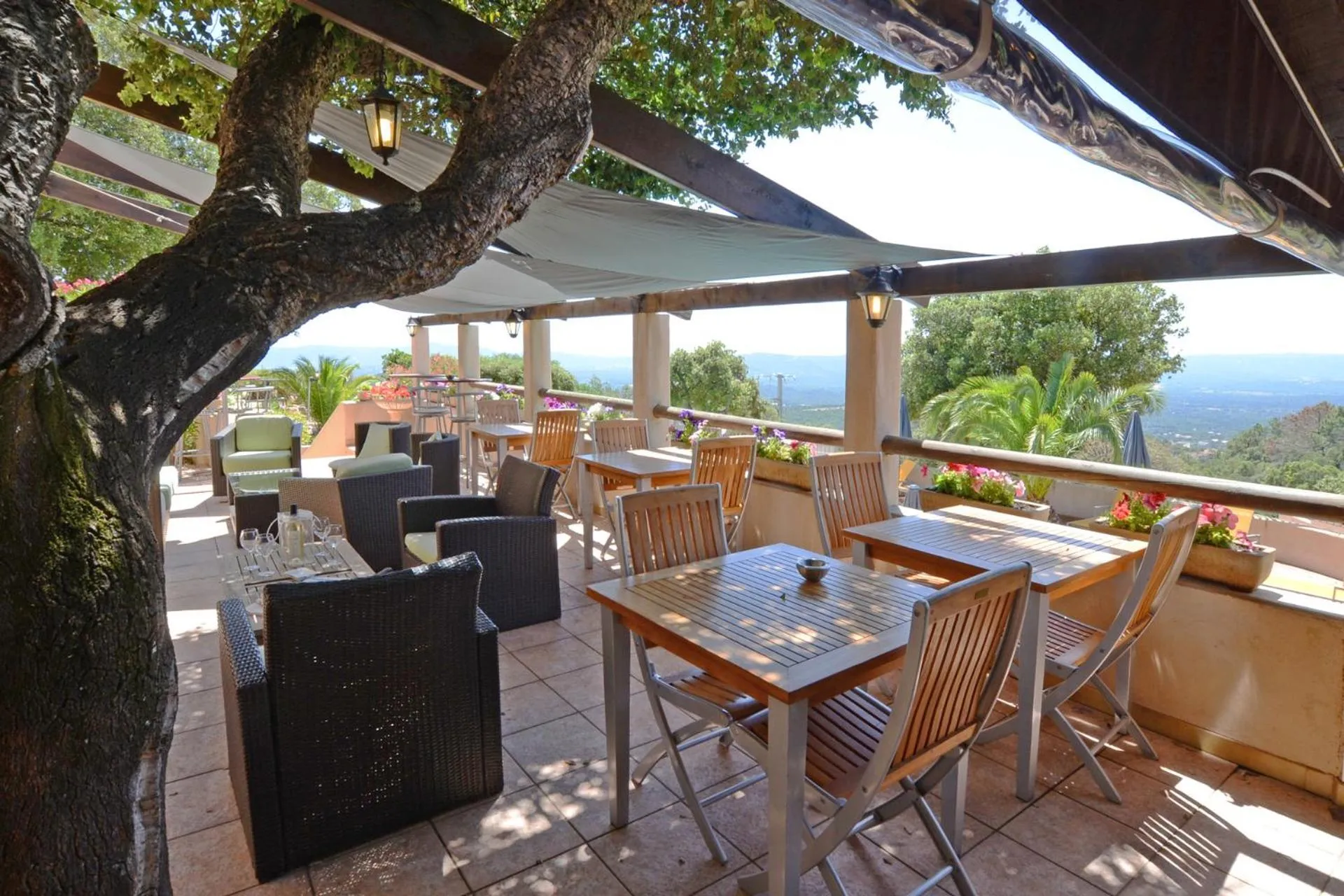 Patio in Bungalows Du Maquis