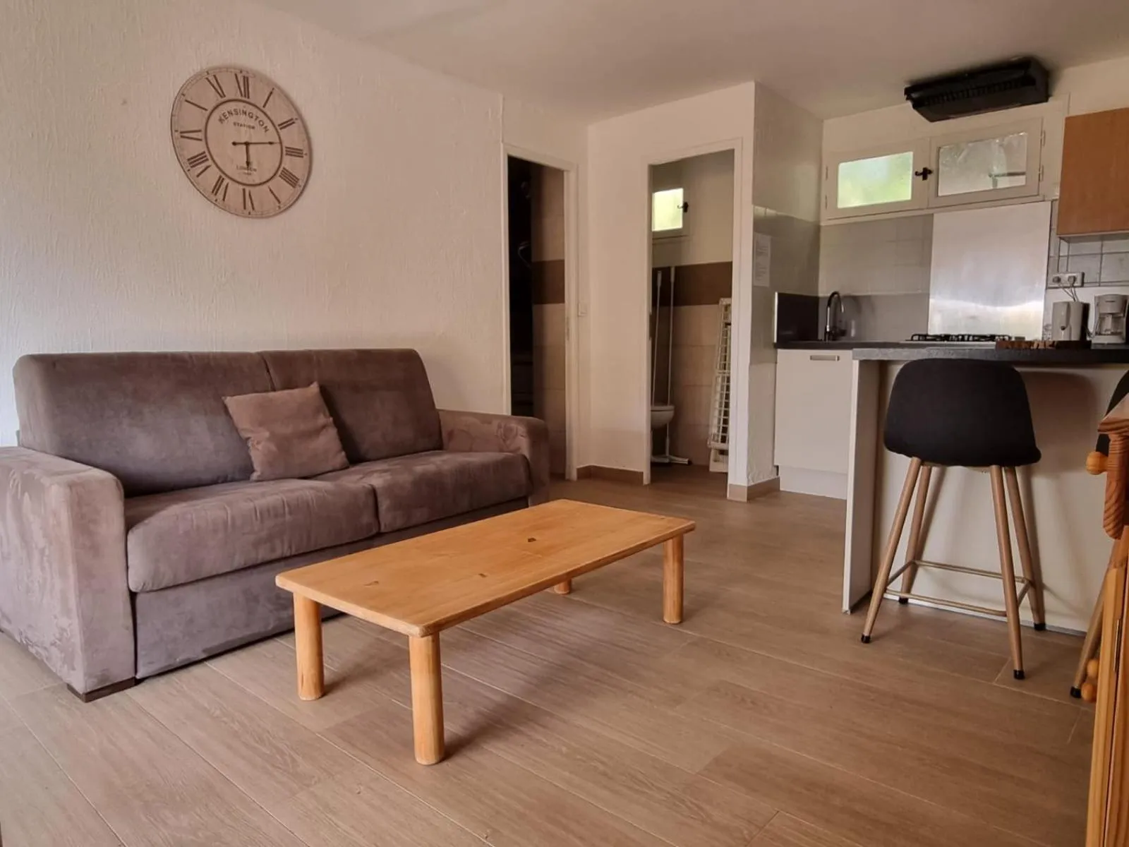 Kitchen or kitchenette in Bungalows Du Maquis