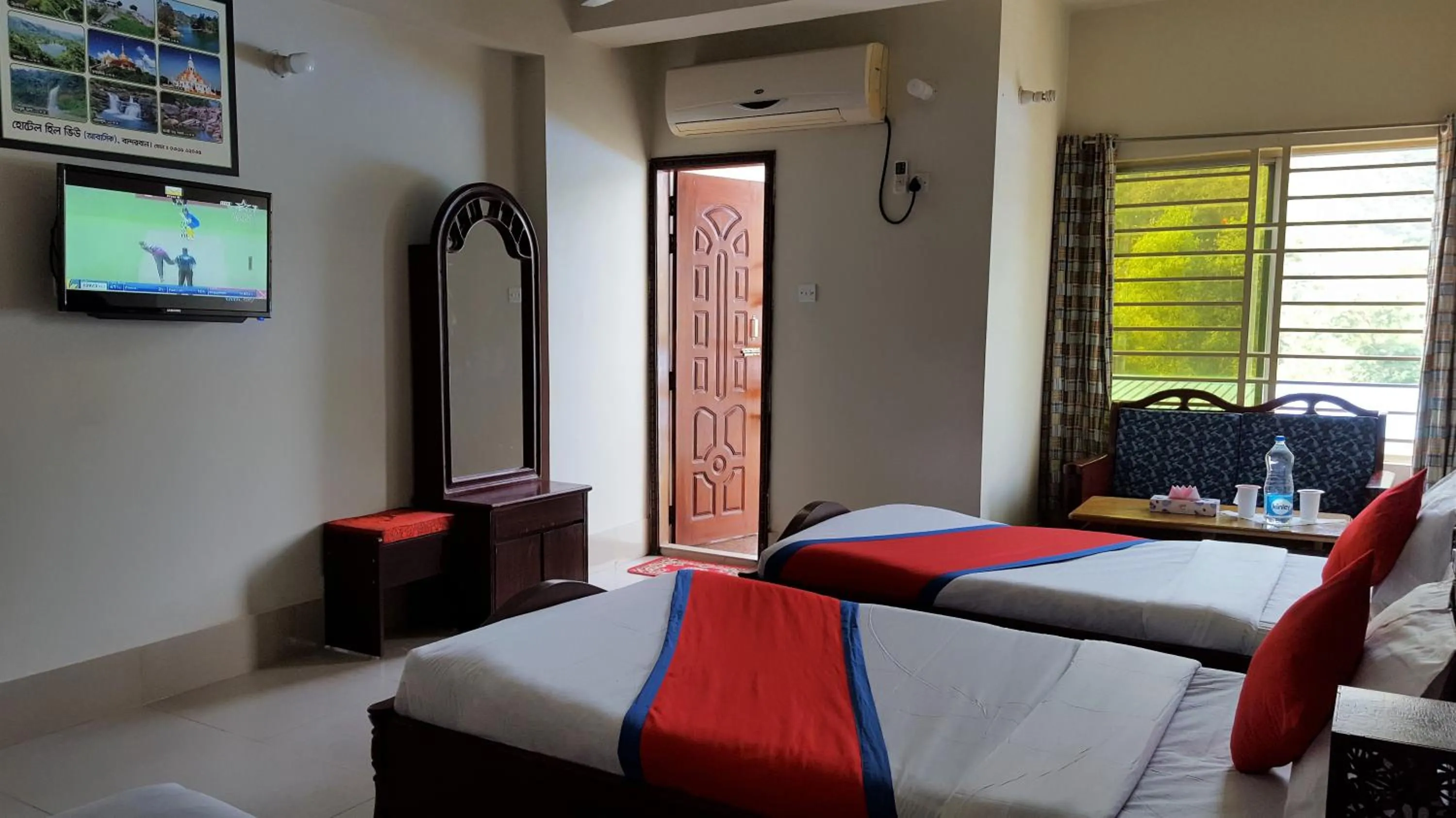 Bed in Hotel Hill View