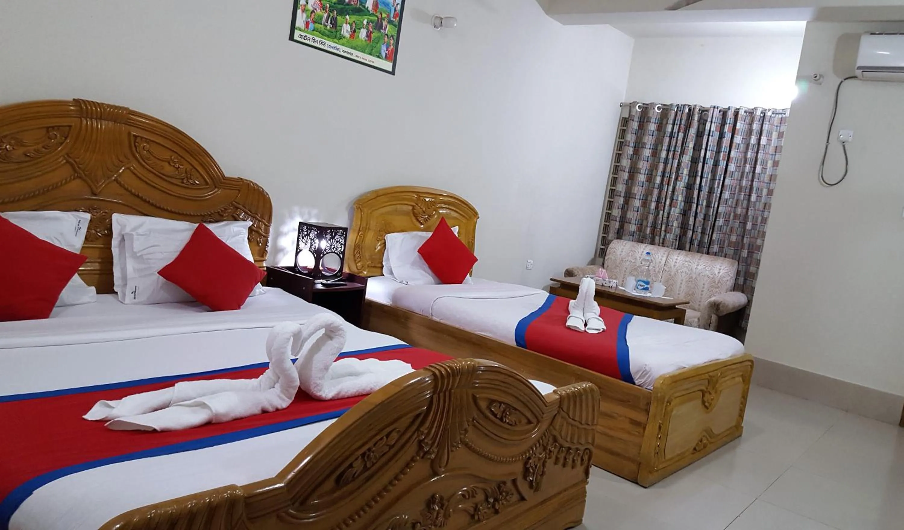 Bed in Hotel Hill View