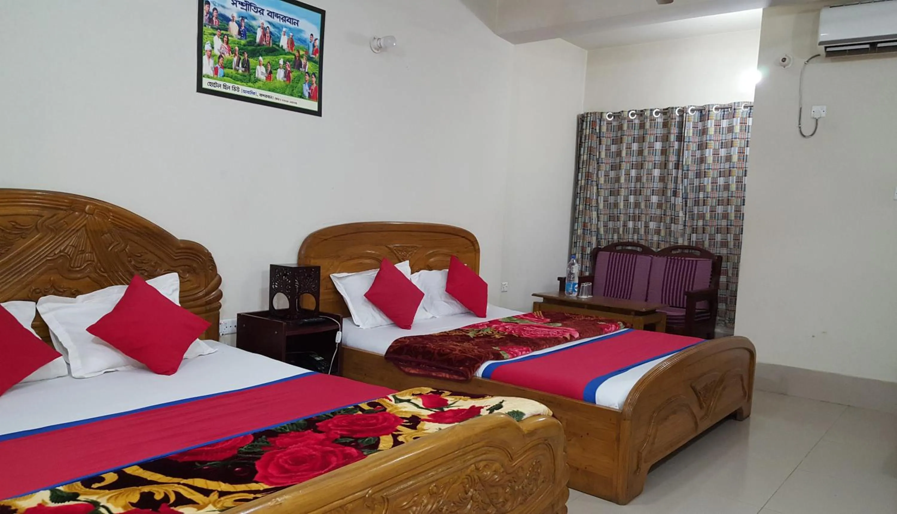 Bed in Hotel Hill View