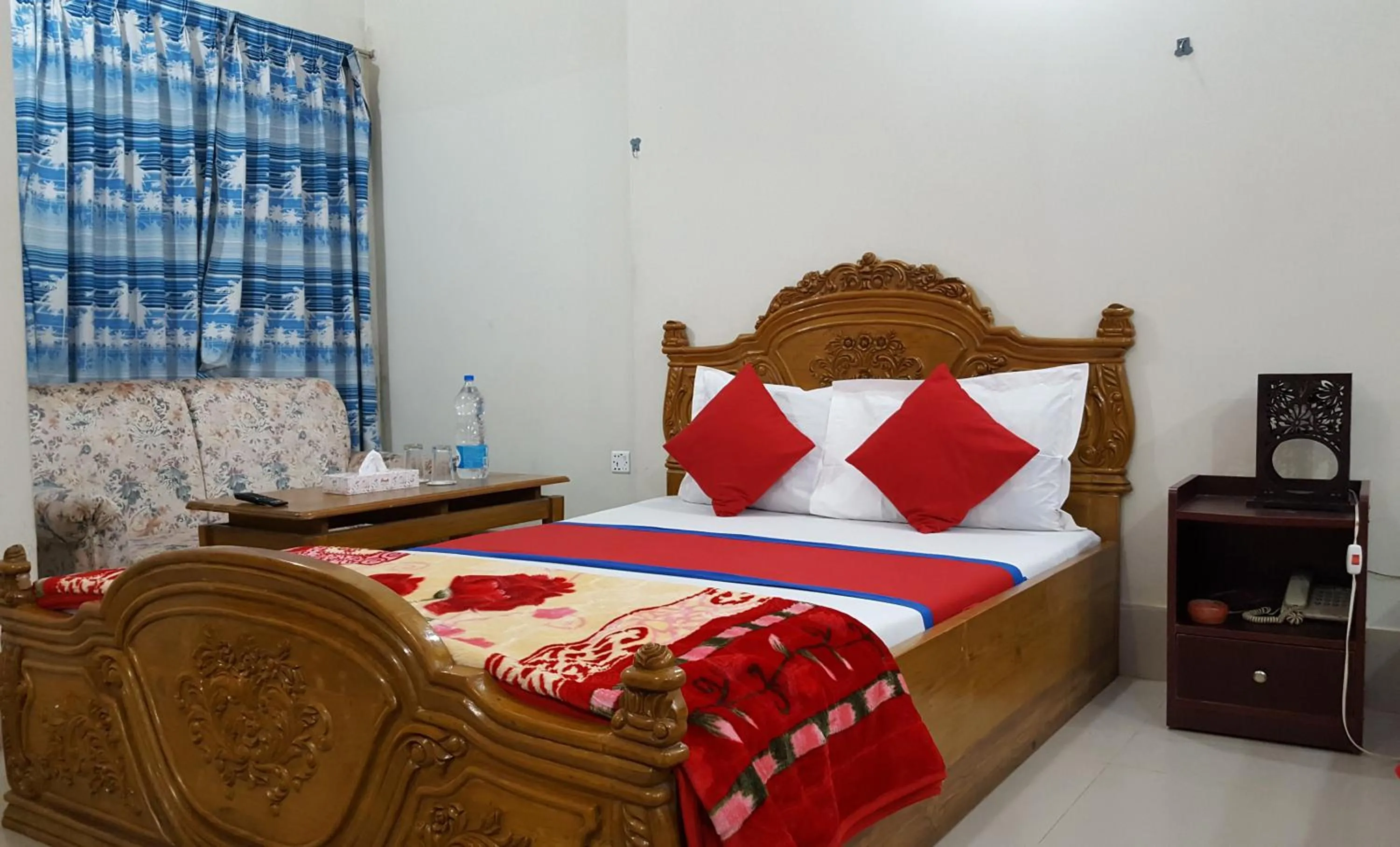 Bed in Hotel Hill View