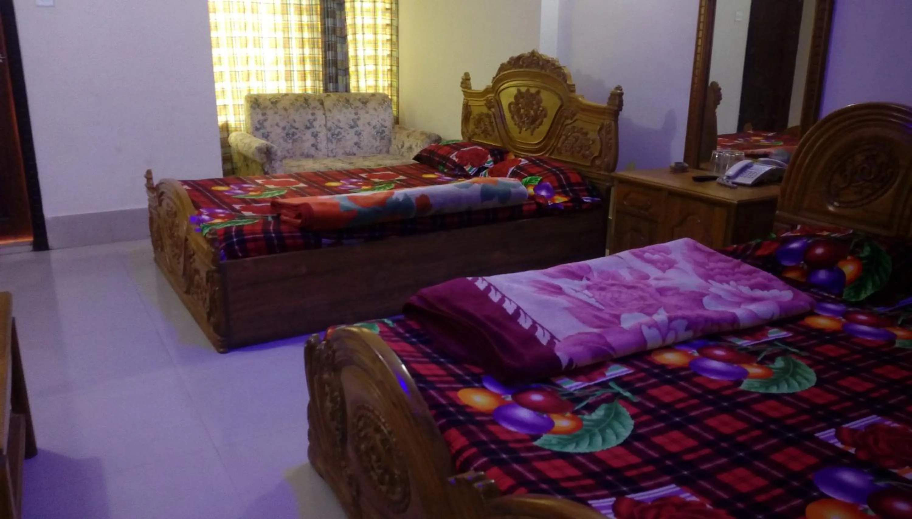Bed in Hotel Hill View