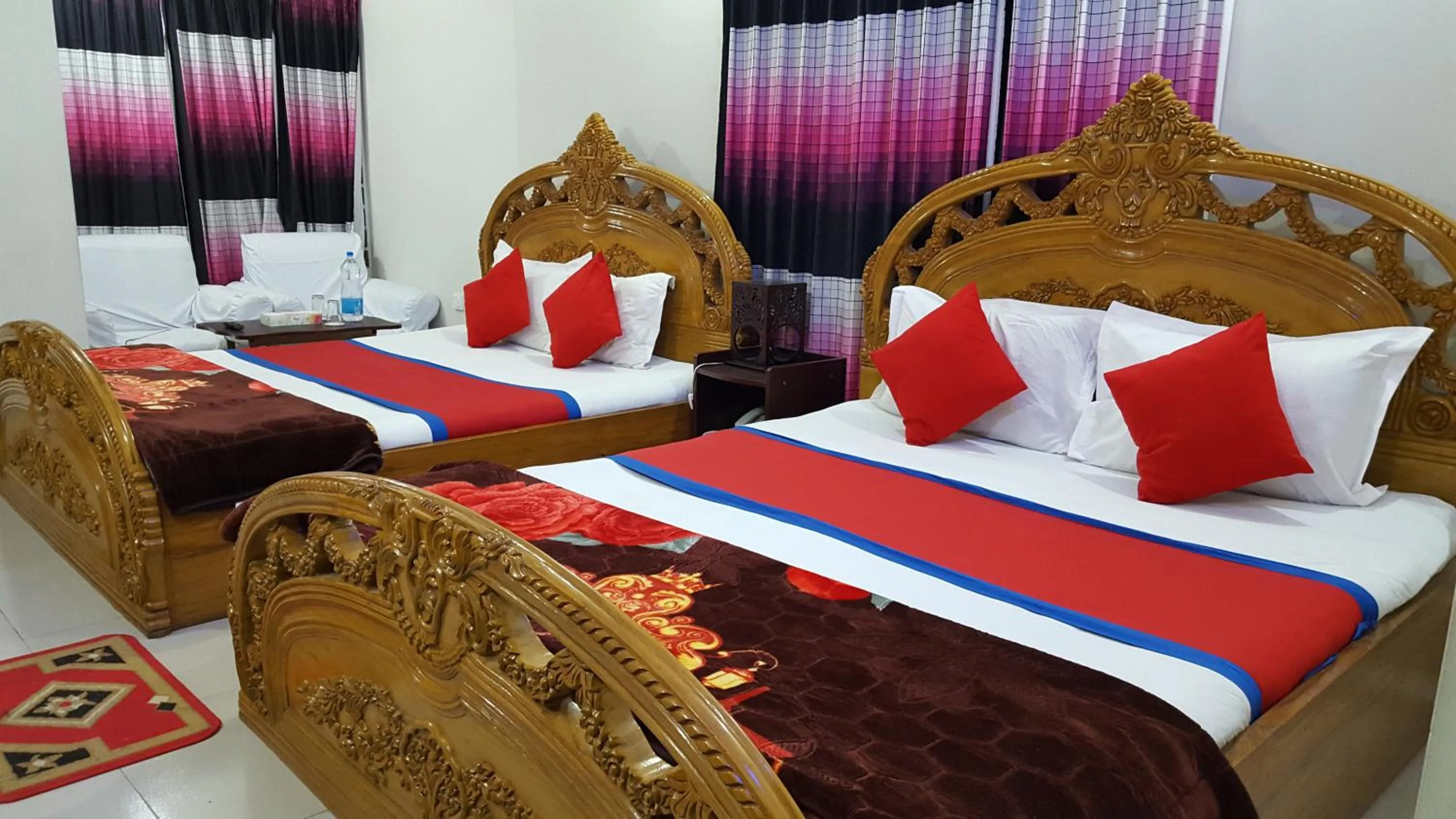 Bed in Hotel Hill View