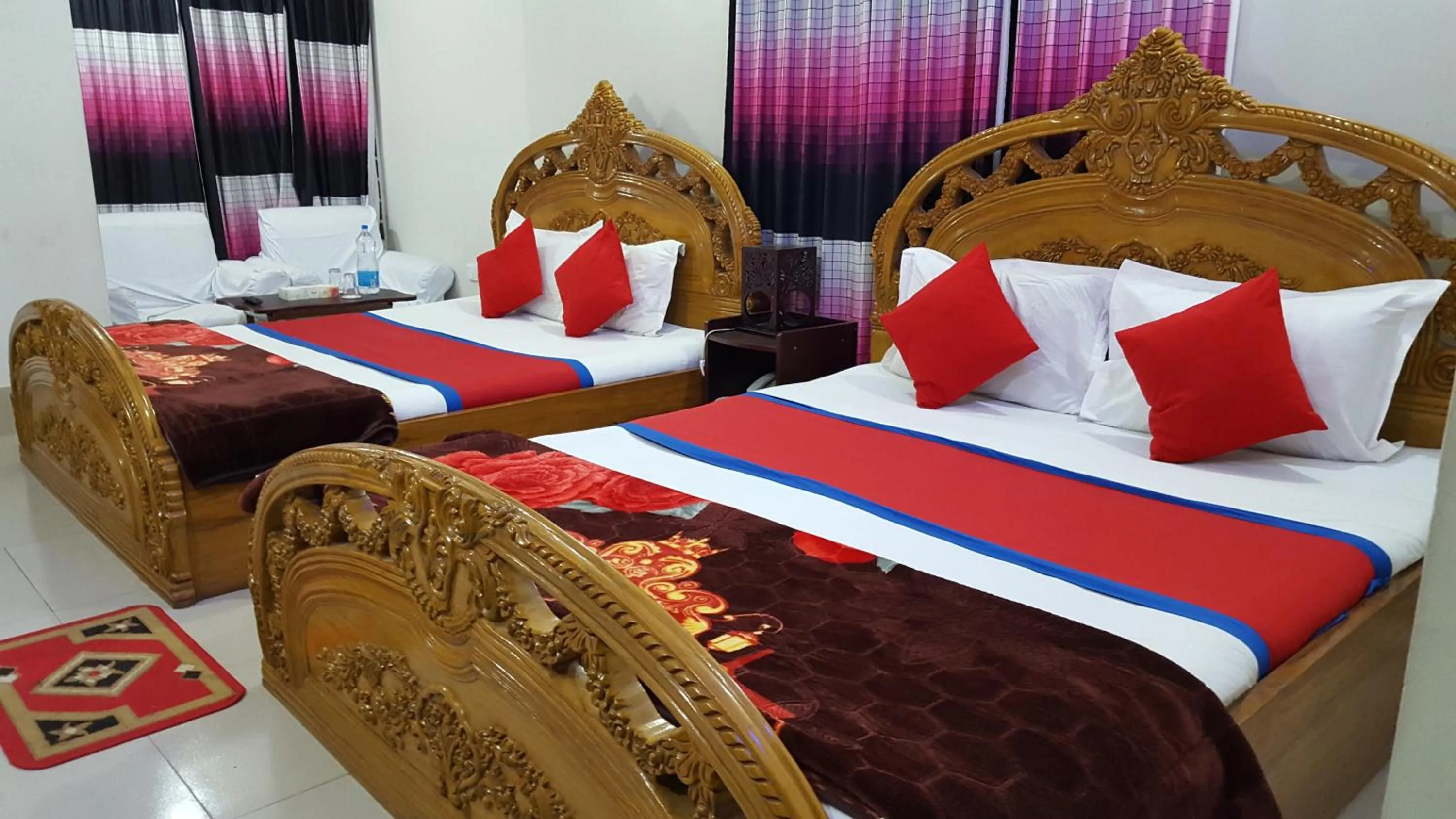 Bed in Hotel Hill View