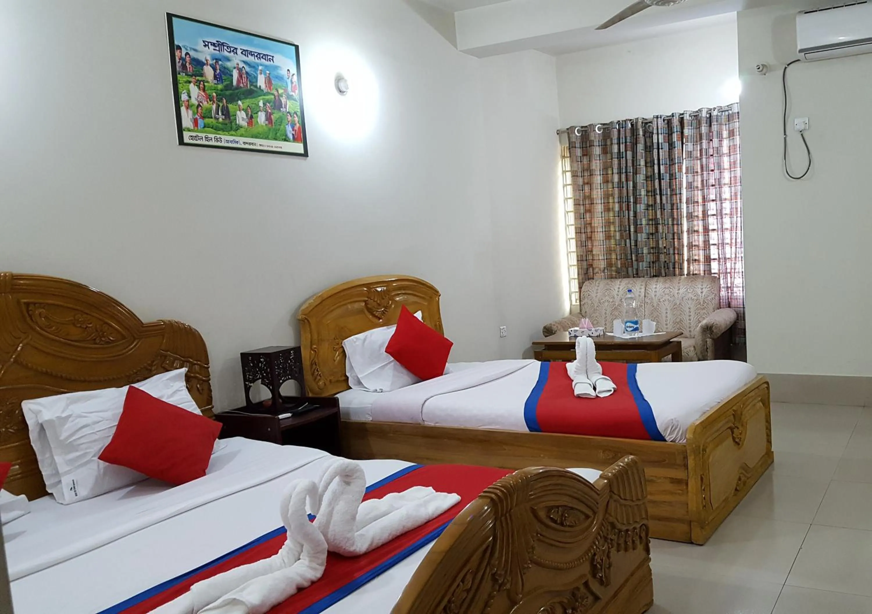 Bed in Hotel Hill View