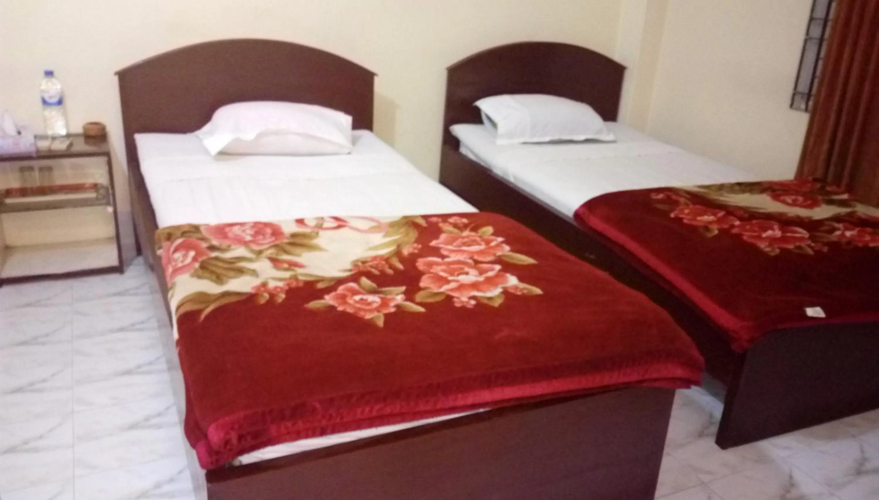 Bed in Hotel Plaza