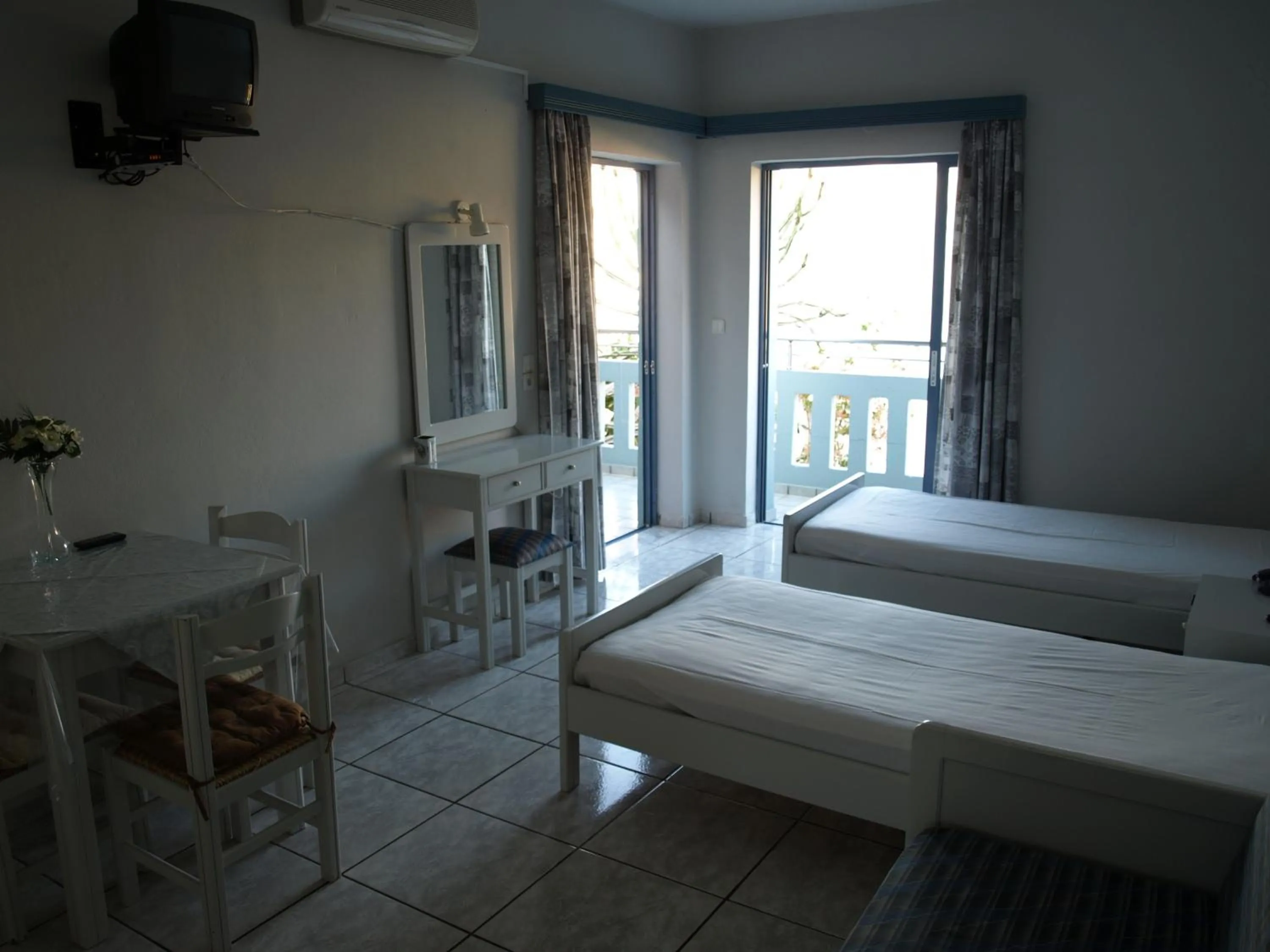 Photo of the whole room, Bed in Hotel Kleopatra