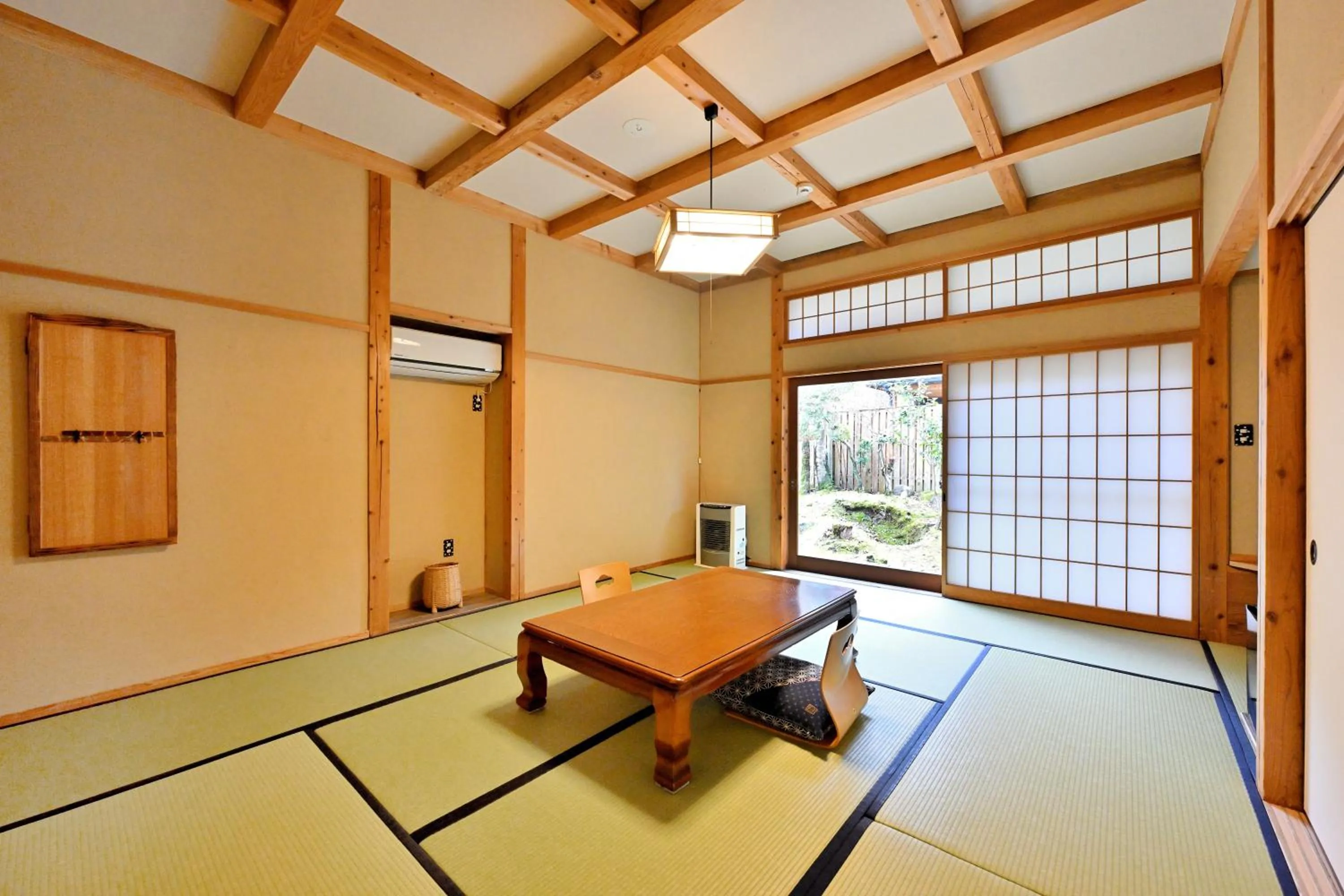 Photo of the whole room in Shikinosato Hanamura
