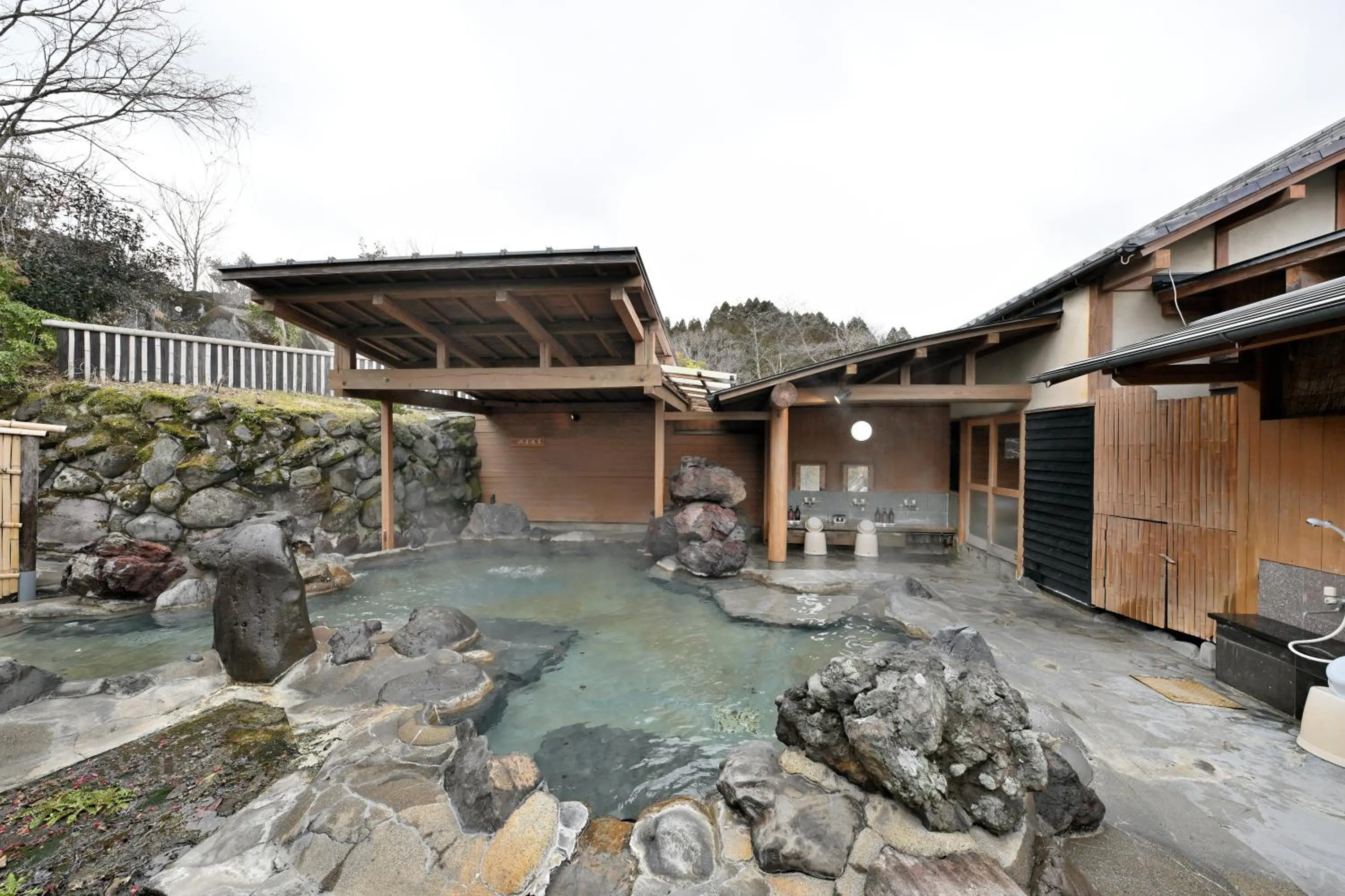 Open Air Bath in Shikinosato Hanamura
