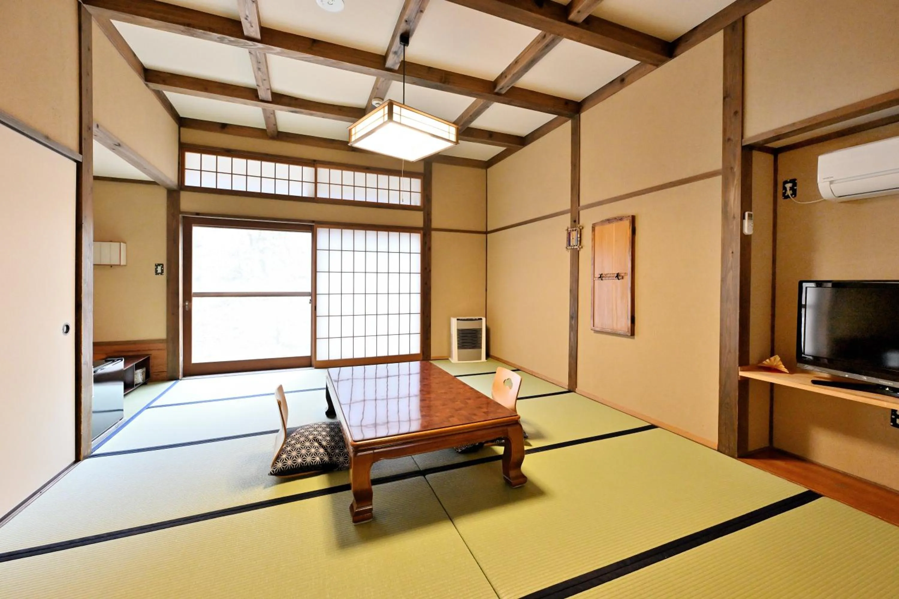 Photo of the whole room in Shikinosato Hanamura