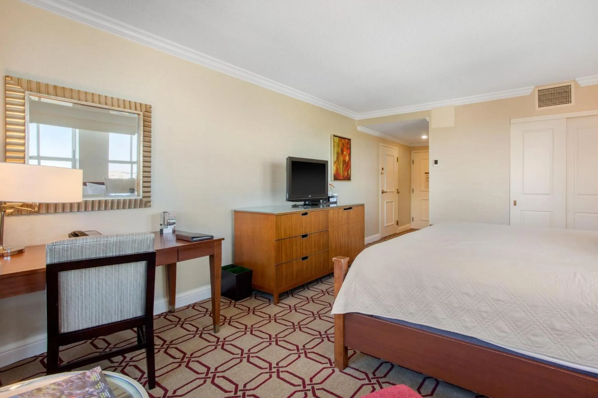 Bedroom, Bed in Omni Providence