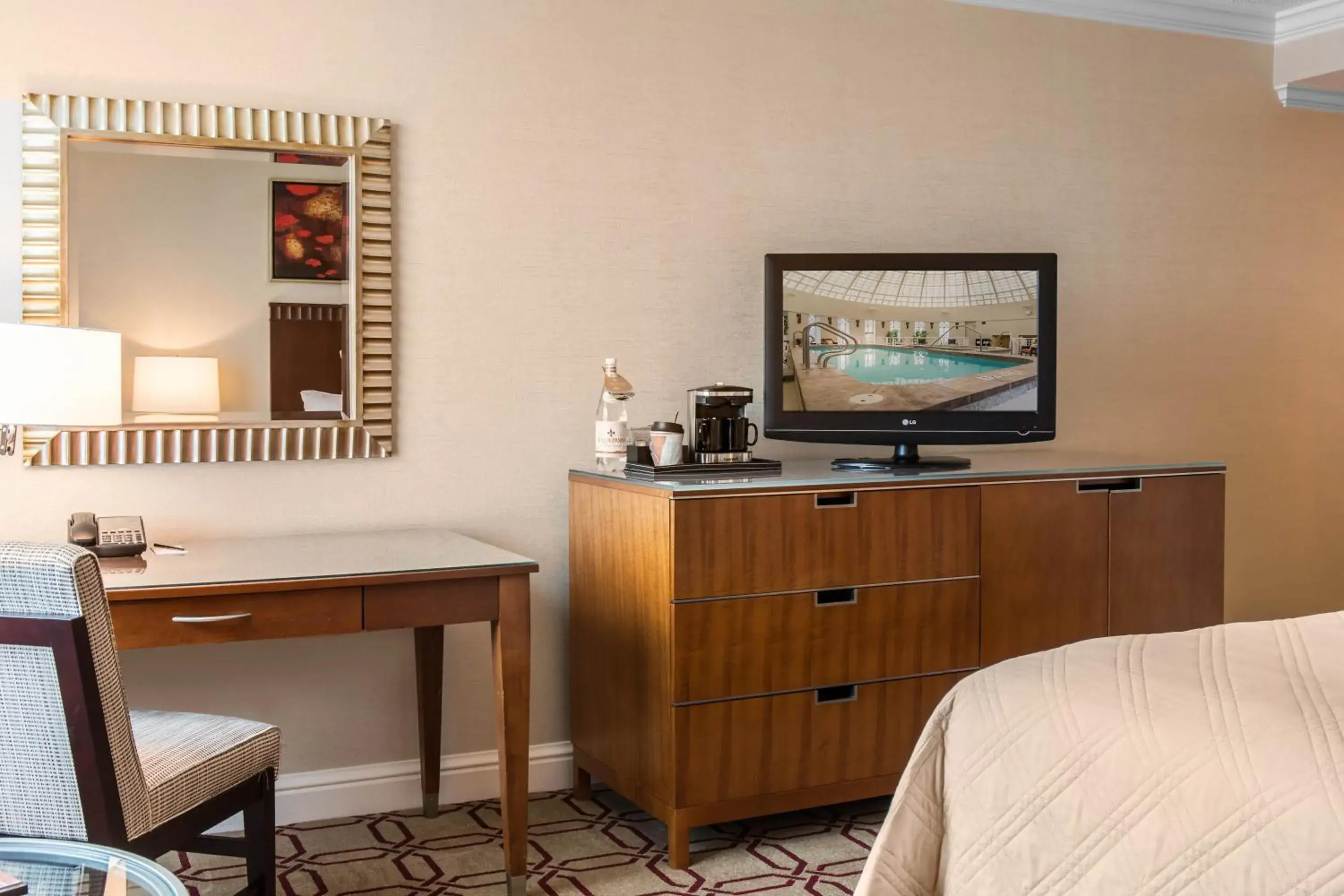 Bedroom, Bed in Omni Providence Bedroom, Bed in Omni Providence