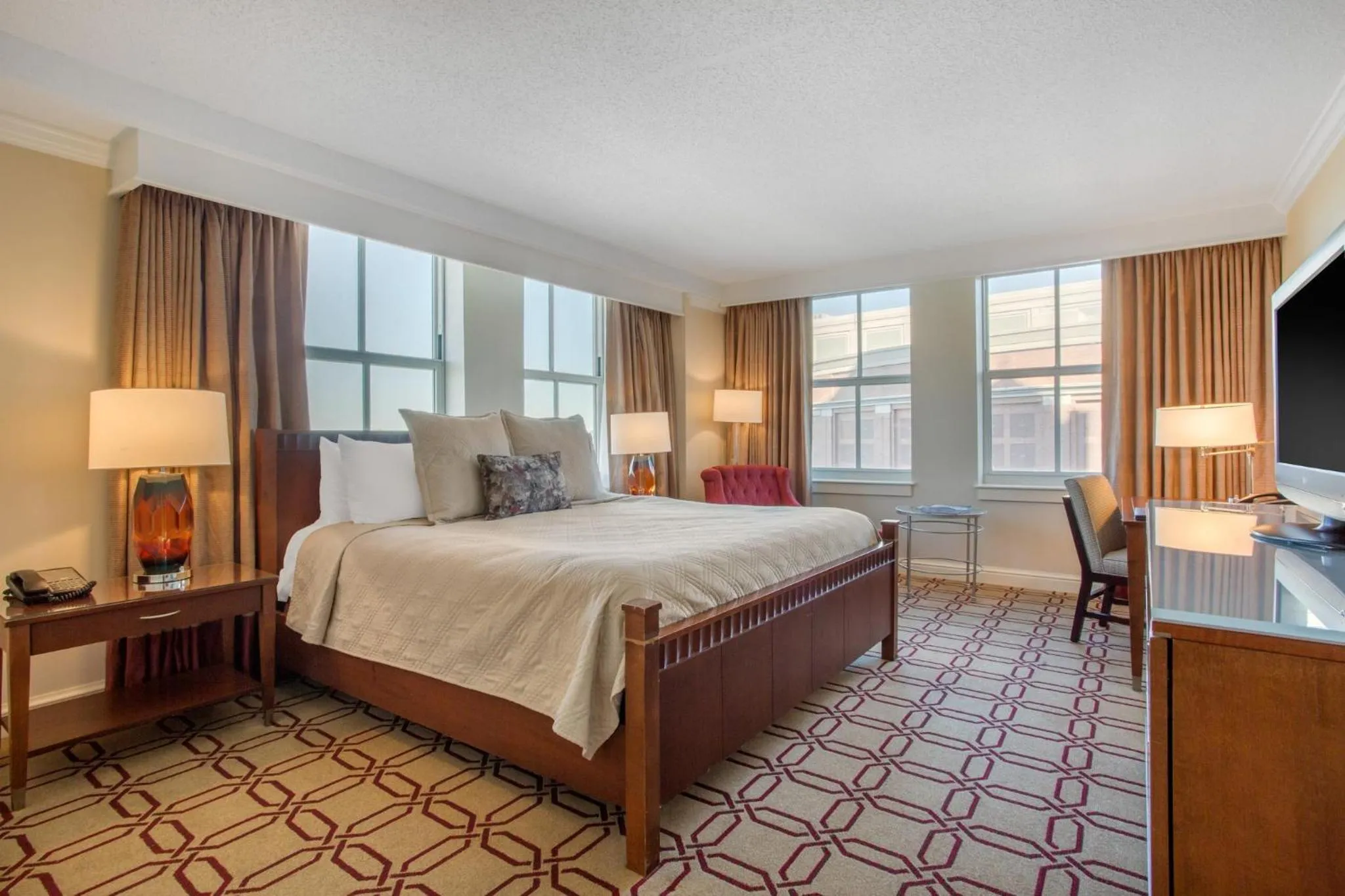 Bedroom, Bed in Omni Providence